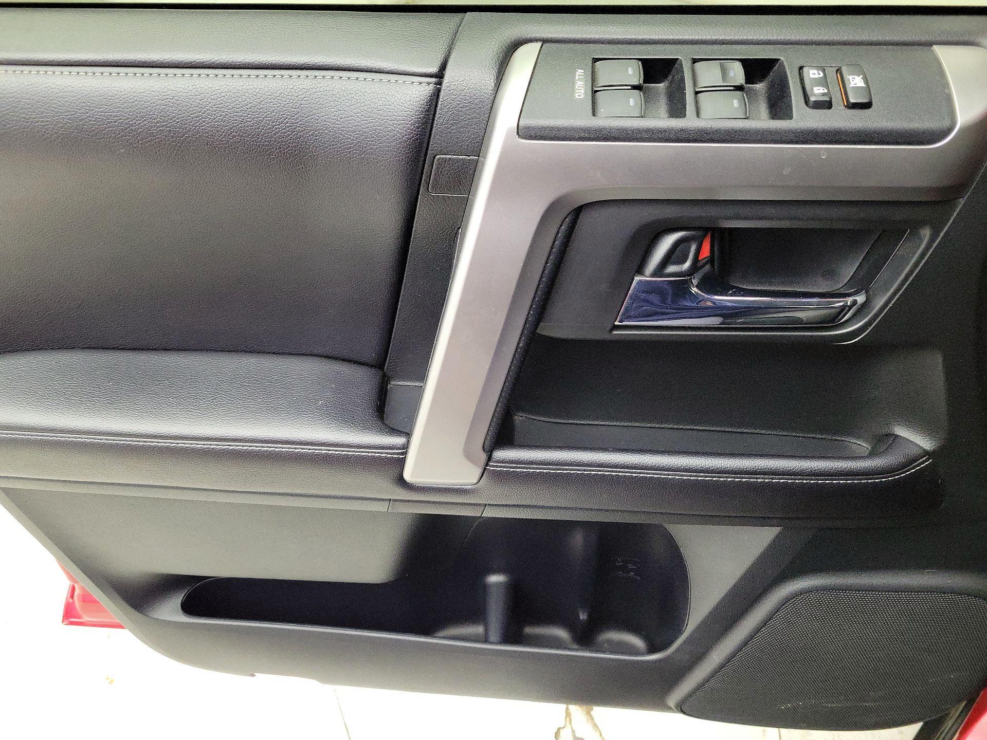 Thumbnail: 2016 Toyota 4Runner - 12