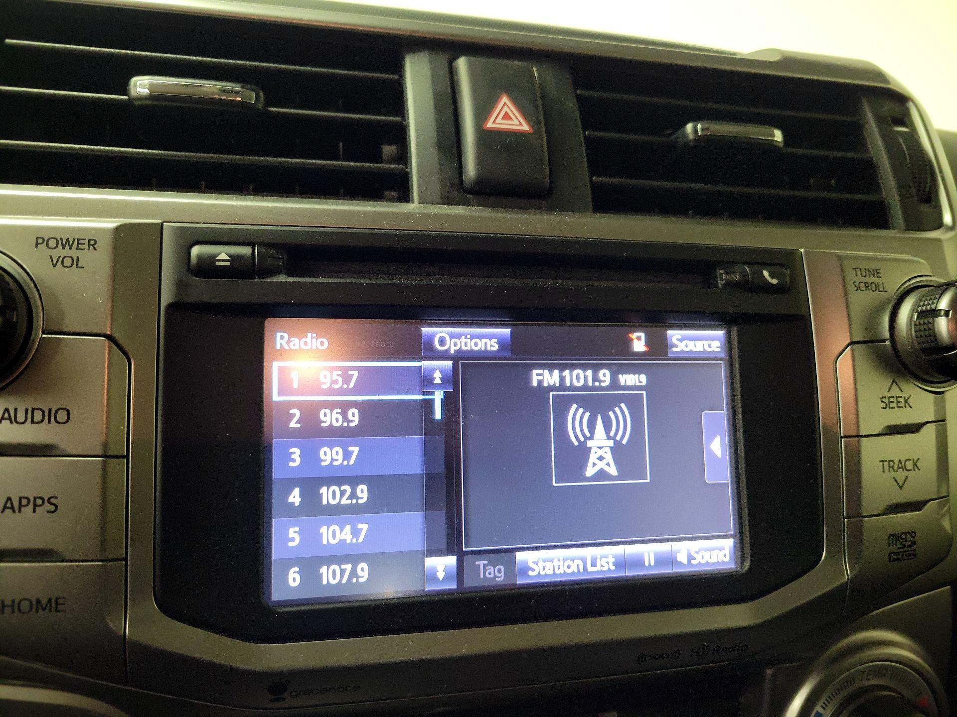 Thumbnail: 2016 Toyota 4Runner - 15