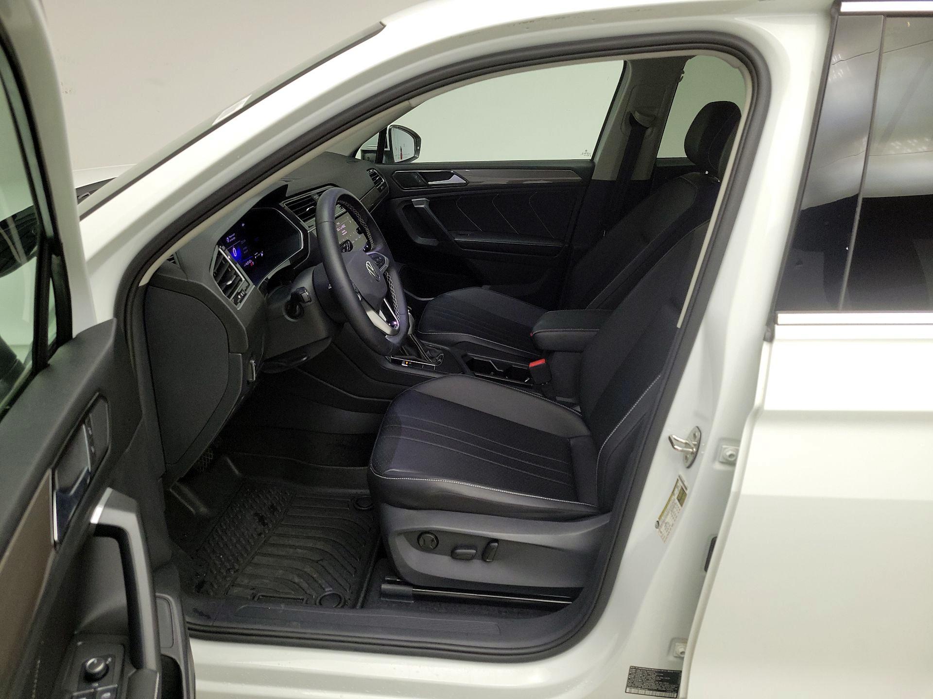 Thumbnail: 2024 Volkswagen Tiguan - 11