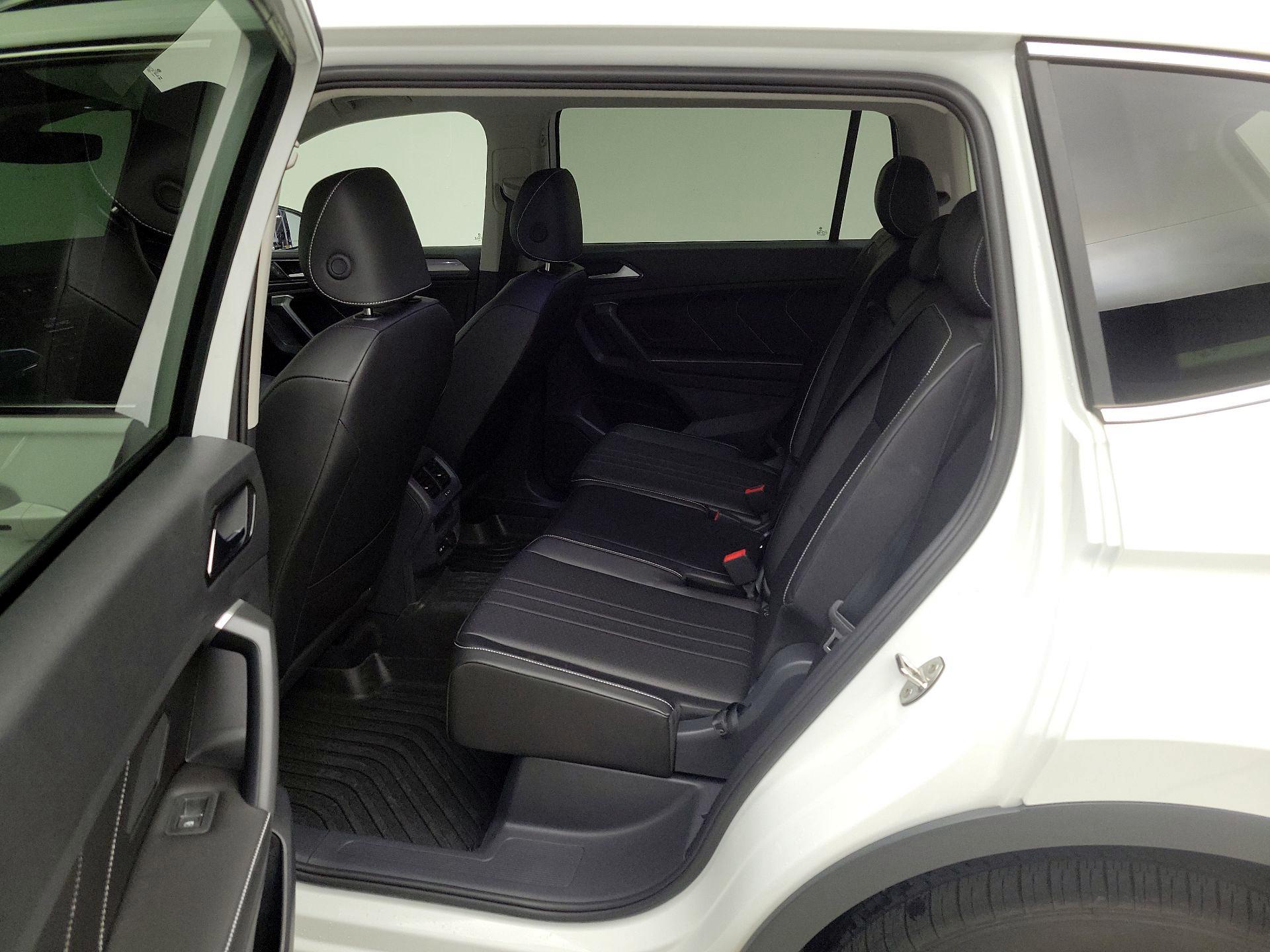 Thumbnail: 2024 Volkswagen Tiguan - 19