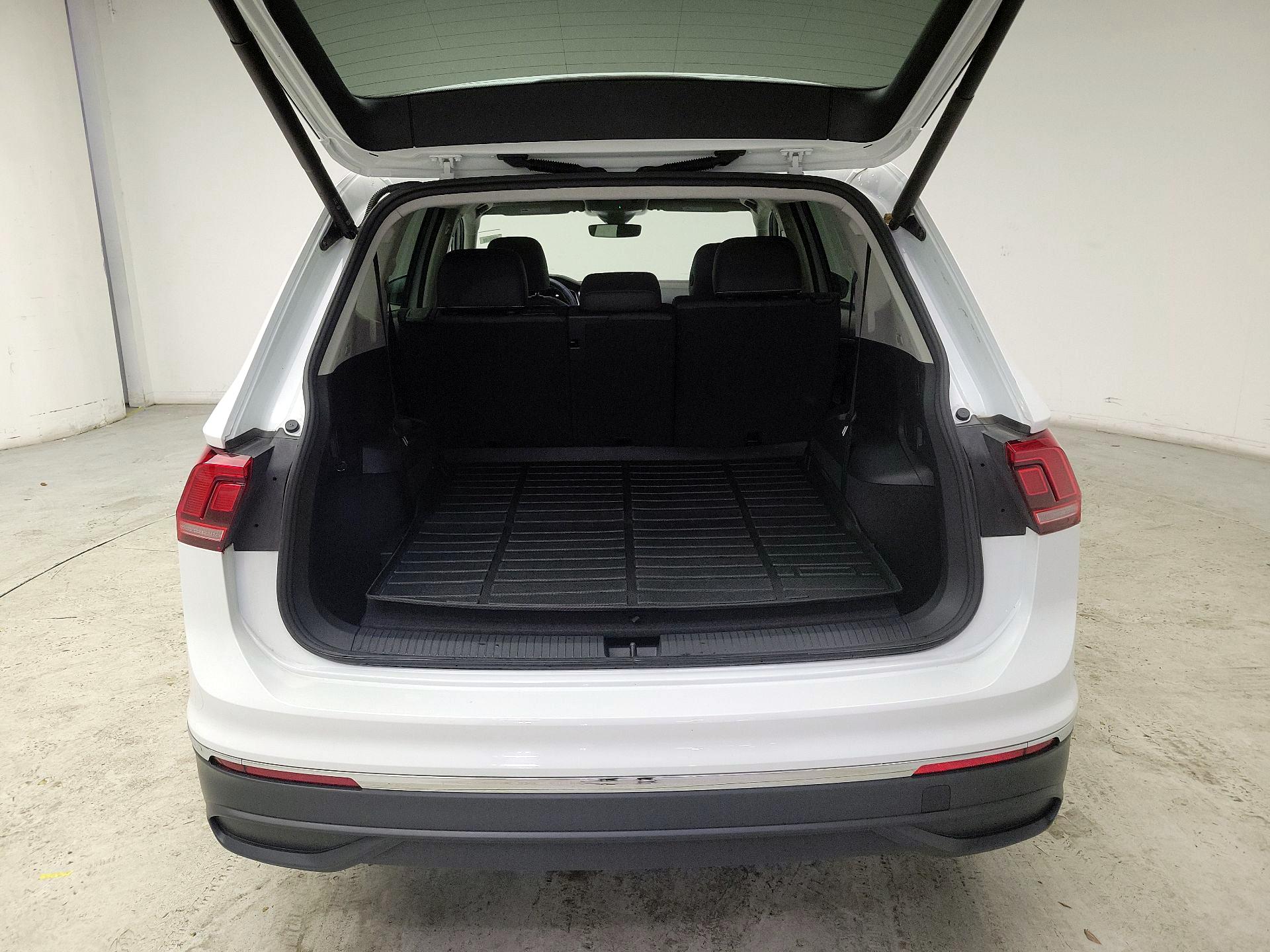 Thumbnail: 2024 Volkswagen Tiguan - 20