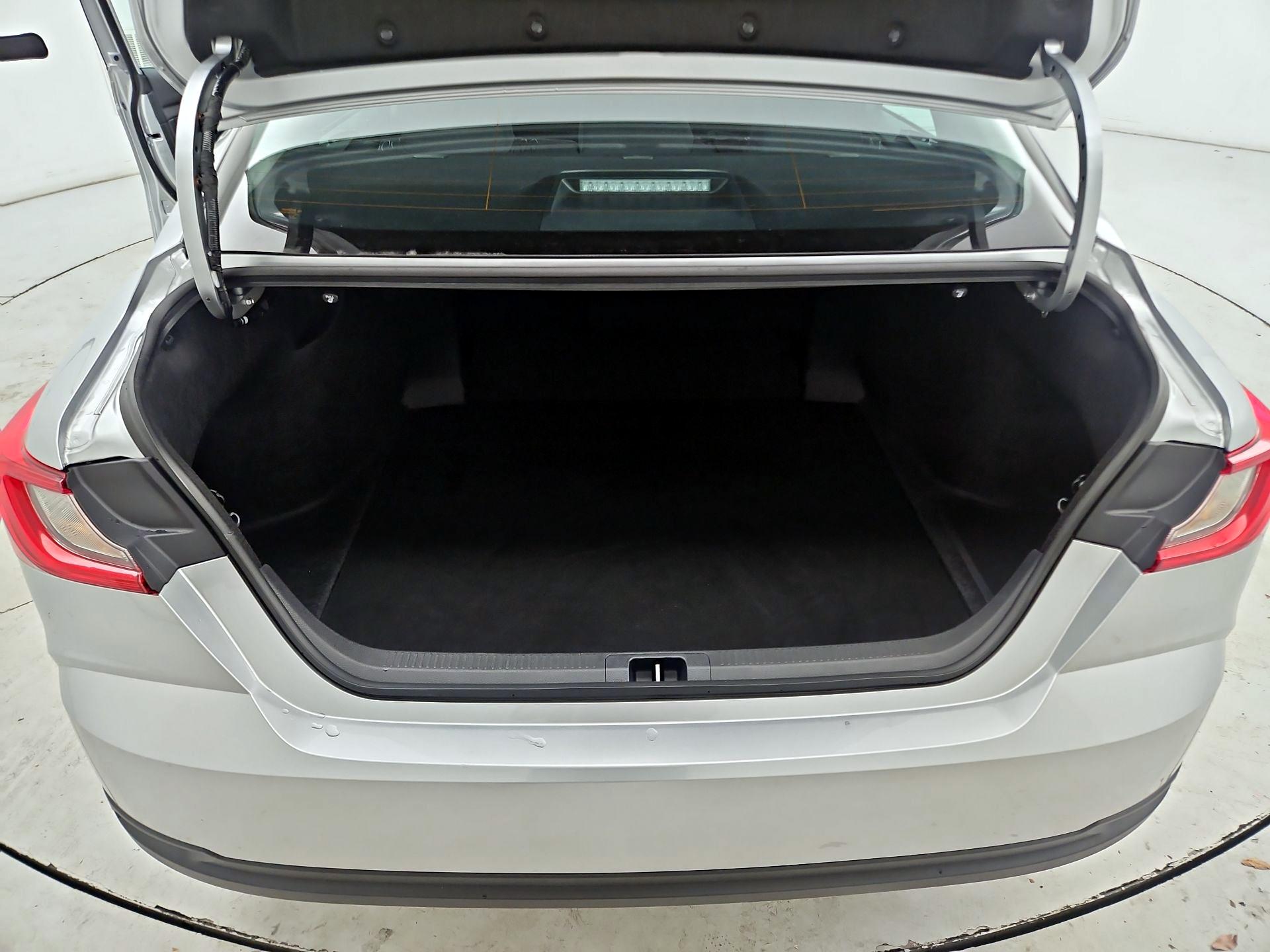 Thumbnail: 2025 Toyota Camry - 20