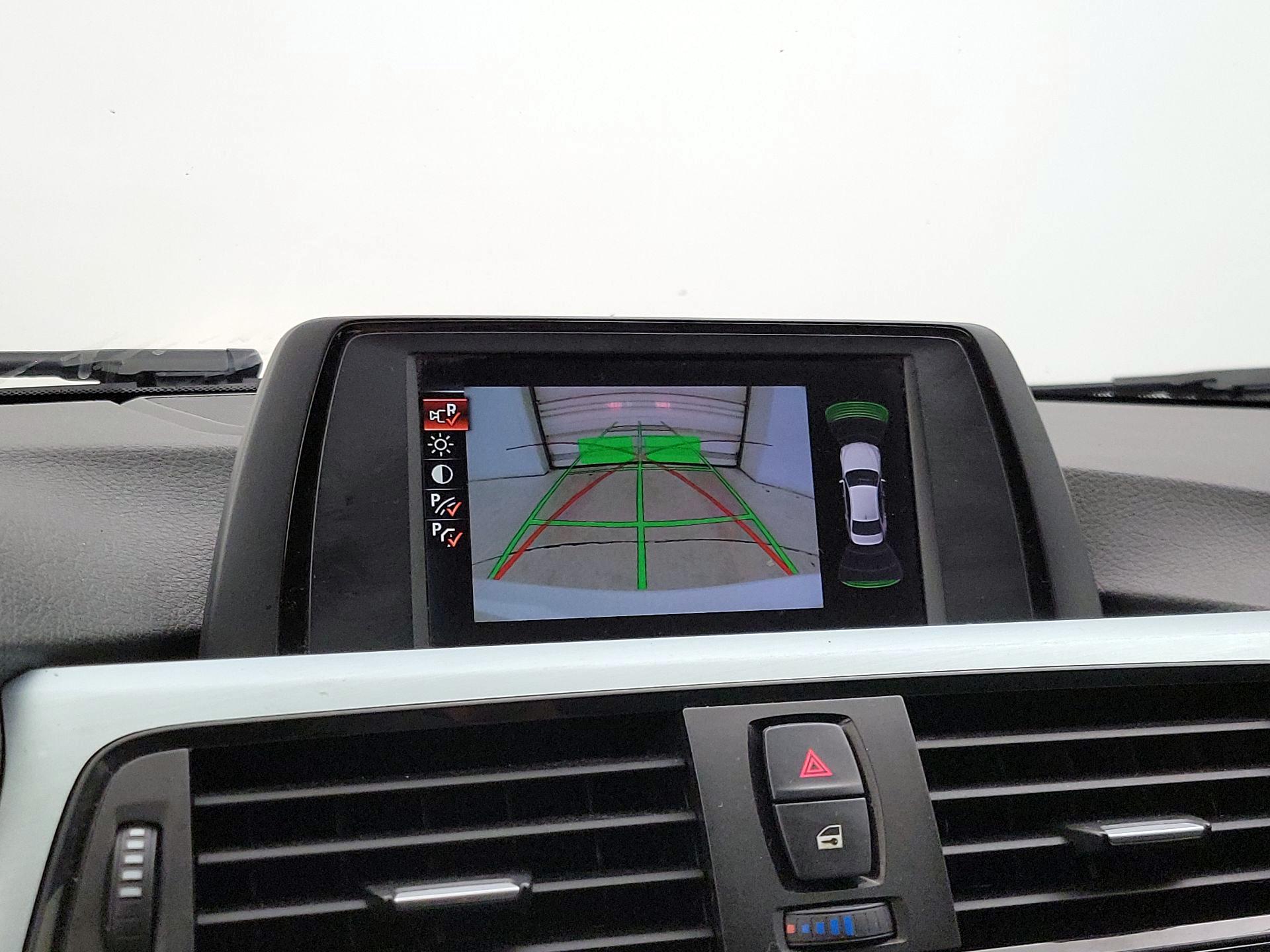 Thumbnail: 2015 BMW 3 Series - 14