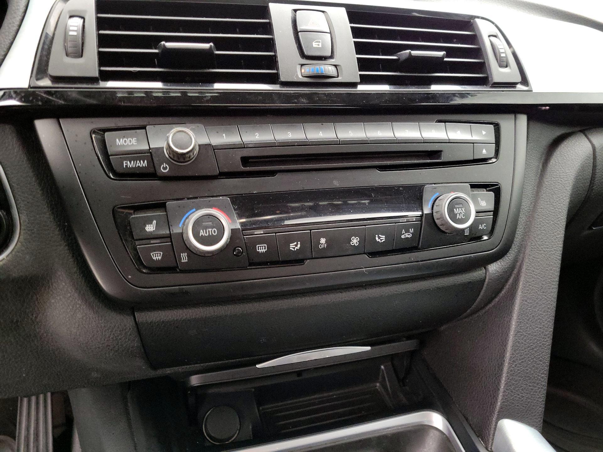 Thumbnail: 2015 BMW 3 Series - 16