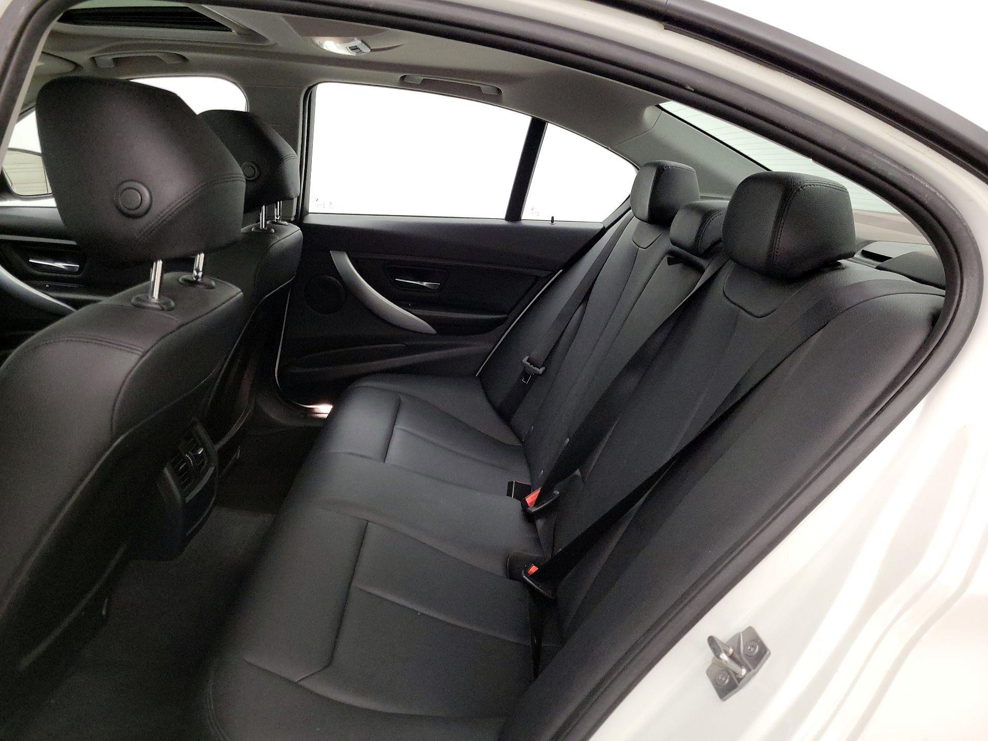 Thumbnail: 2015 BMW 3 Series - 20