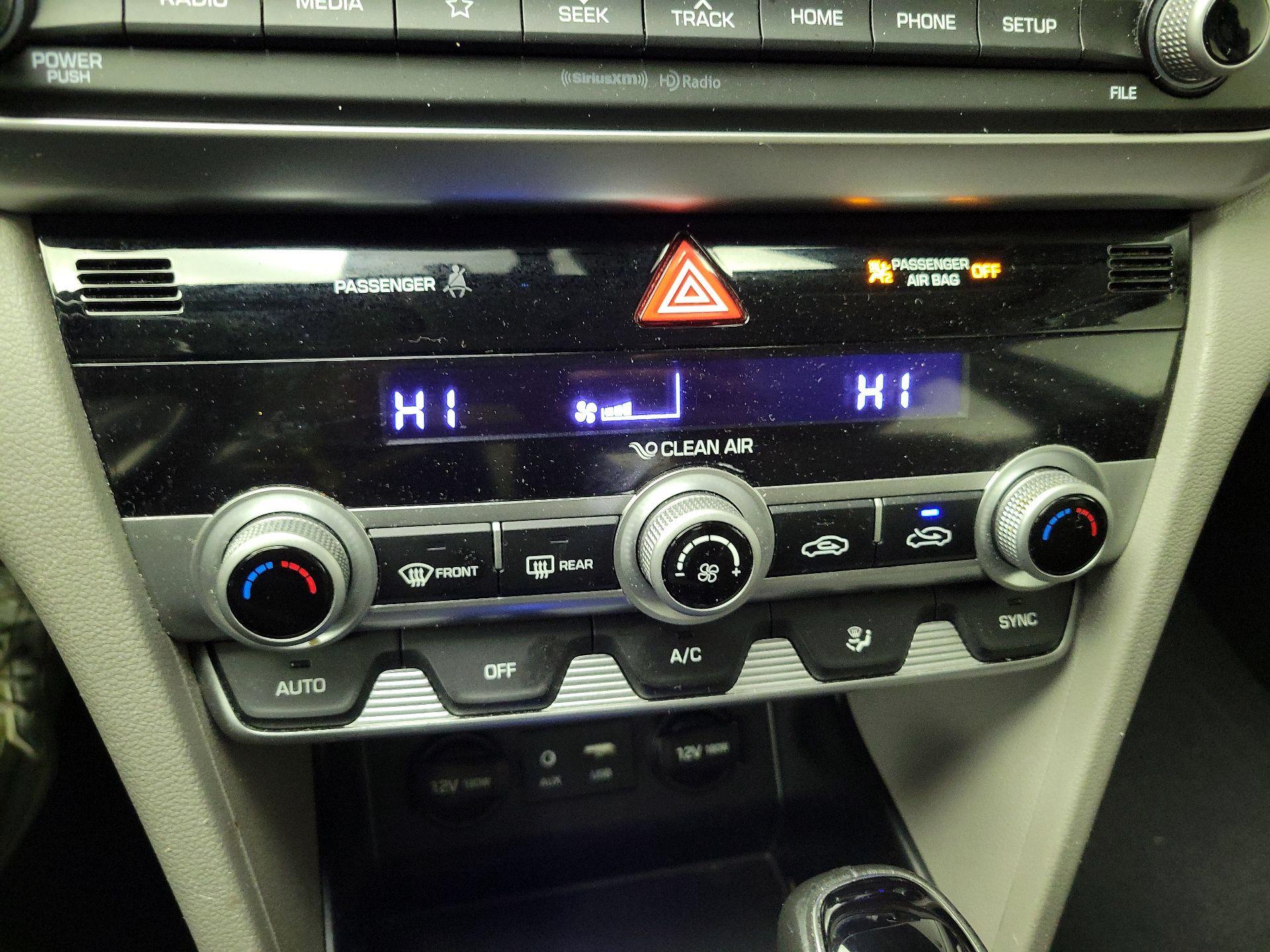 Thumbnail: 2020 Hyundai Elantra - 15