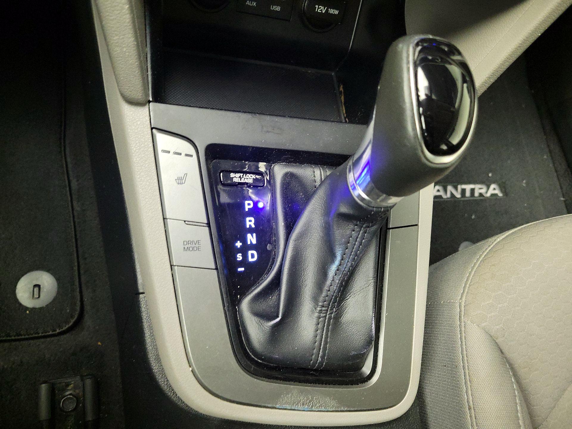 Thumbnail: 2020 Hyundai Elantra - 16