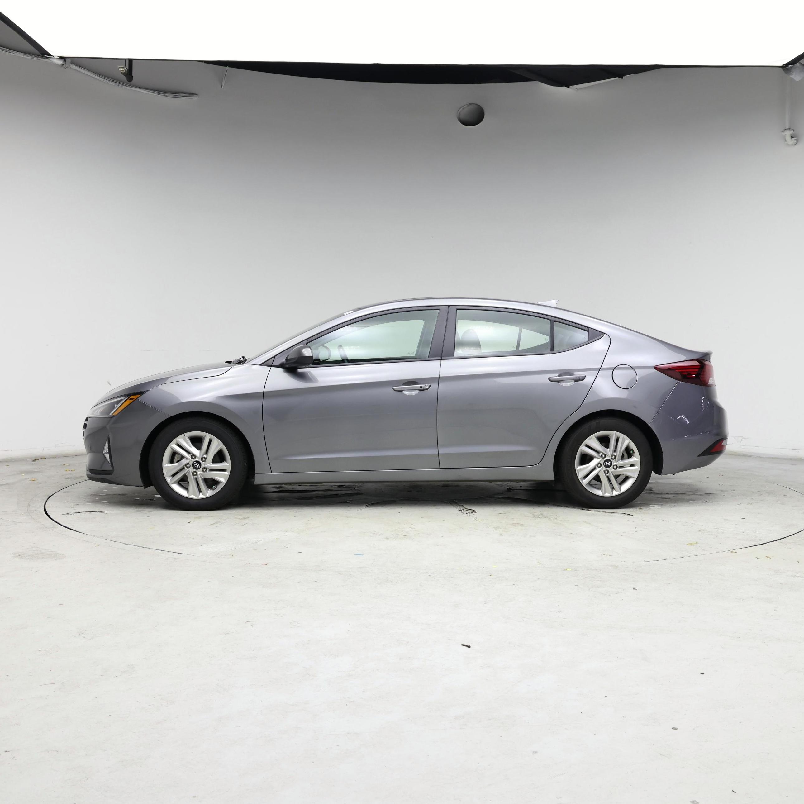 Thumbnail: 2020 Hyundai Elantra - 3