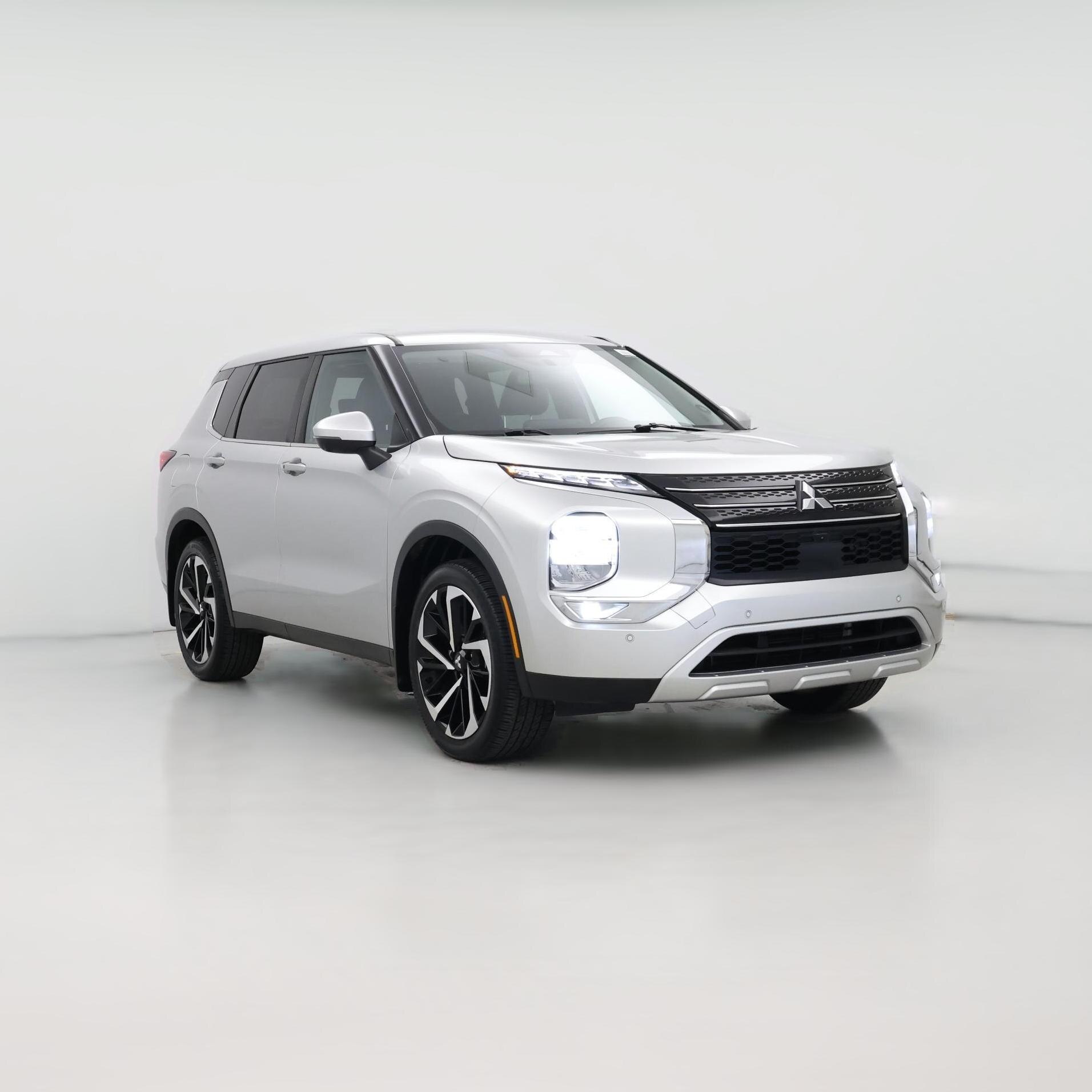 Thumbnail: 2022 Mitsubishi Outlander - 1
