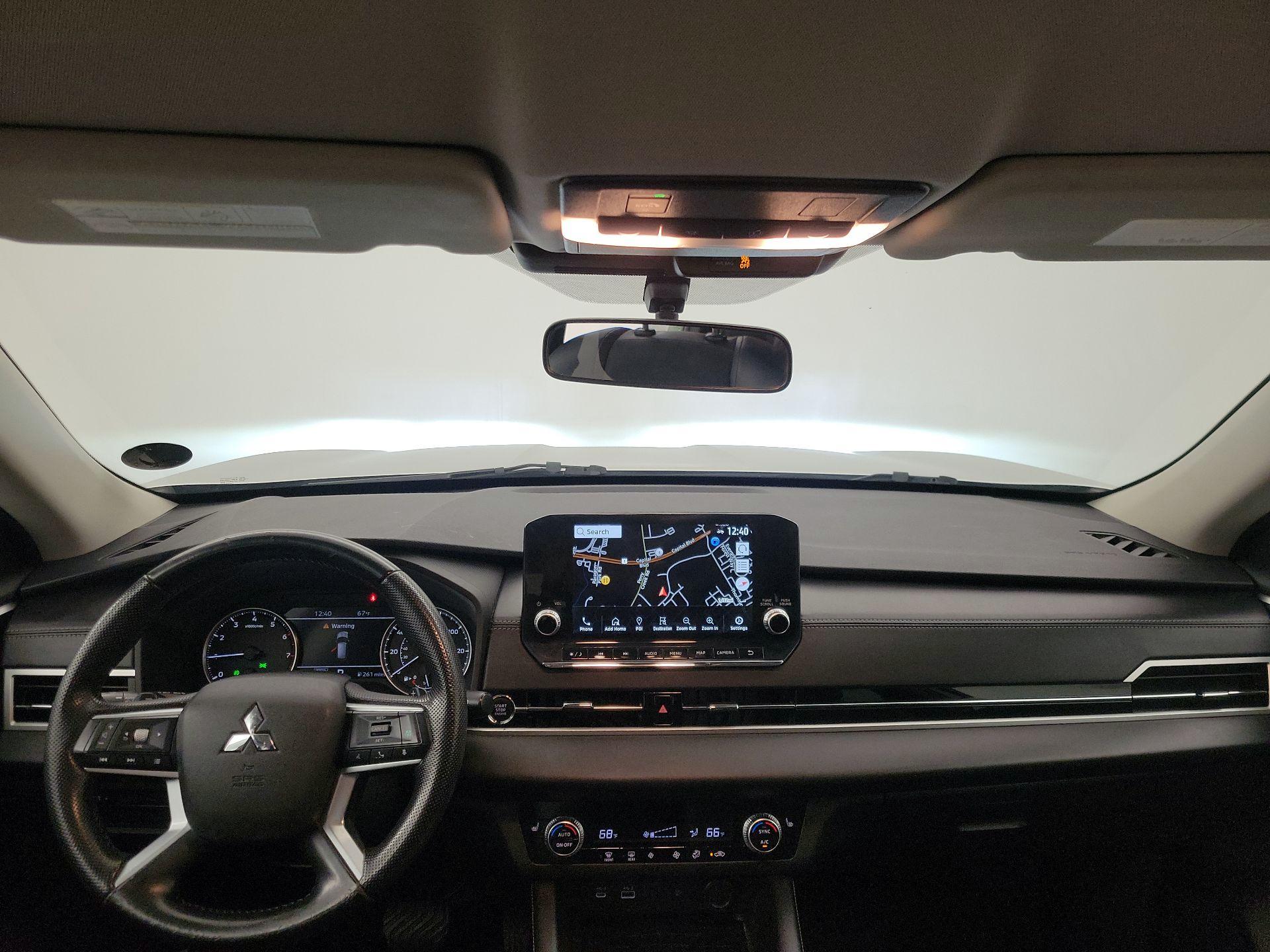 Thumbnail: 2022 Mitsubishi Outlander - 9