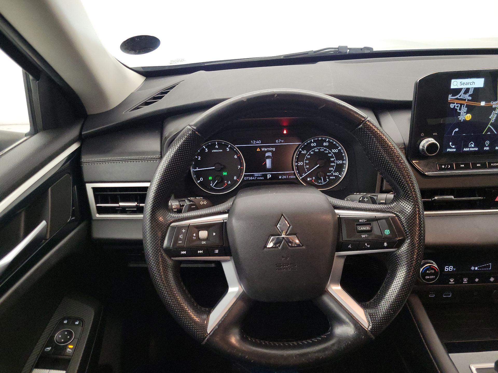 Thumbnail: 2022 Mitsubishi Outlander - 10