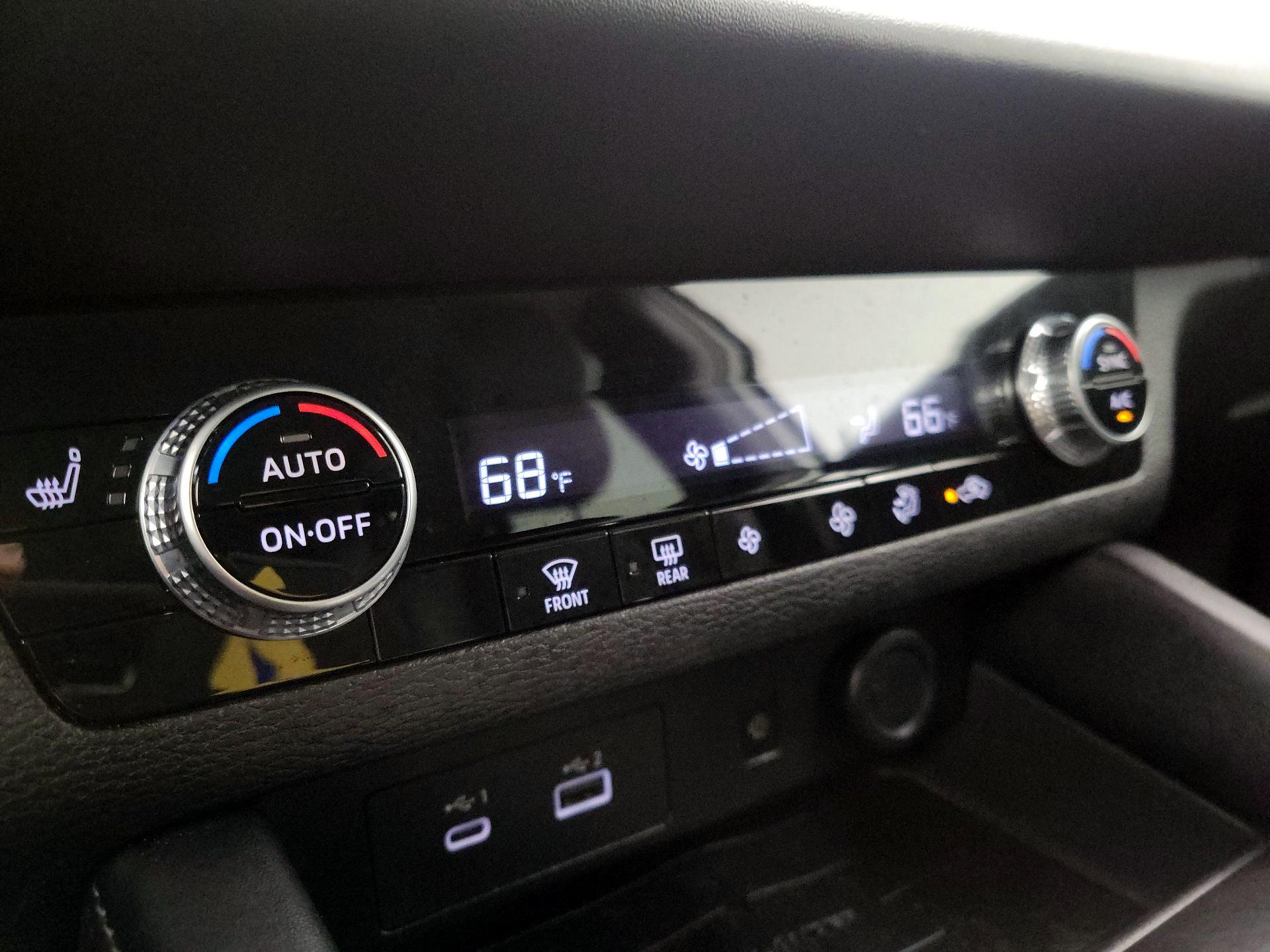 Thumbnail: 2022 Mitsubishi Outlander - 17