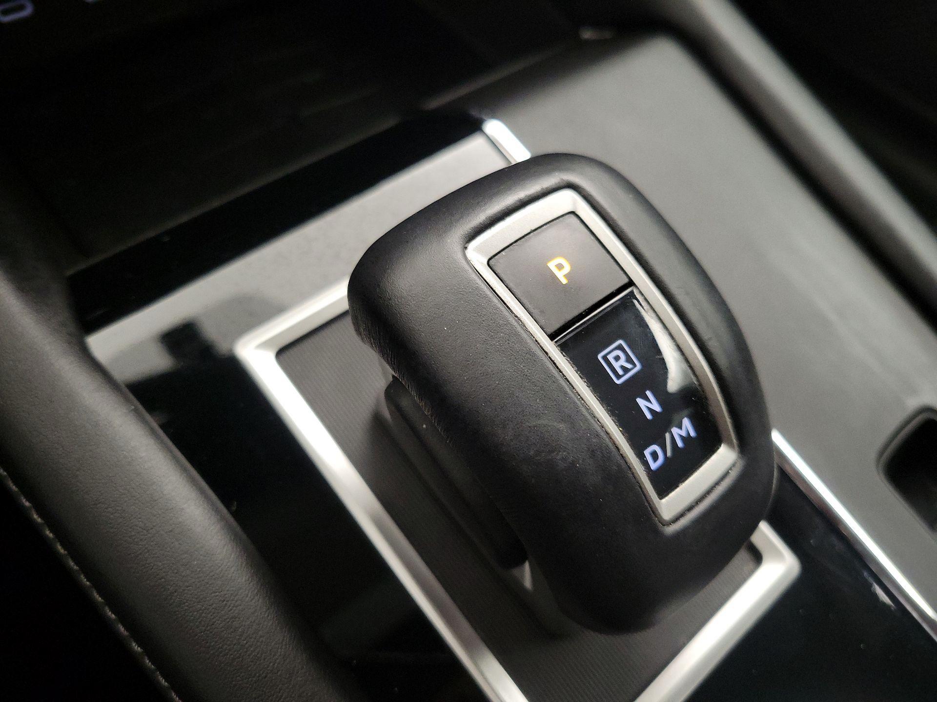 Thumbnail: 2022 Mitsubishi Outlander - 18