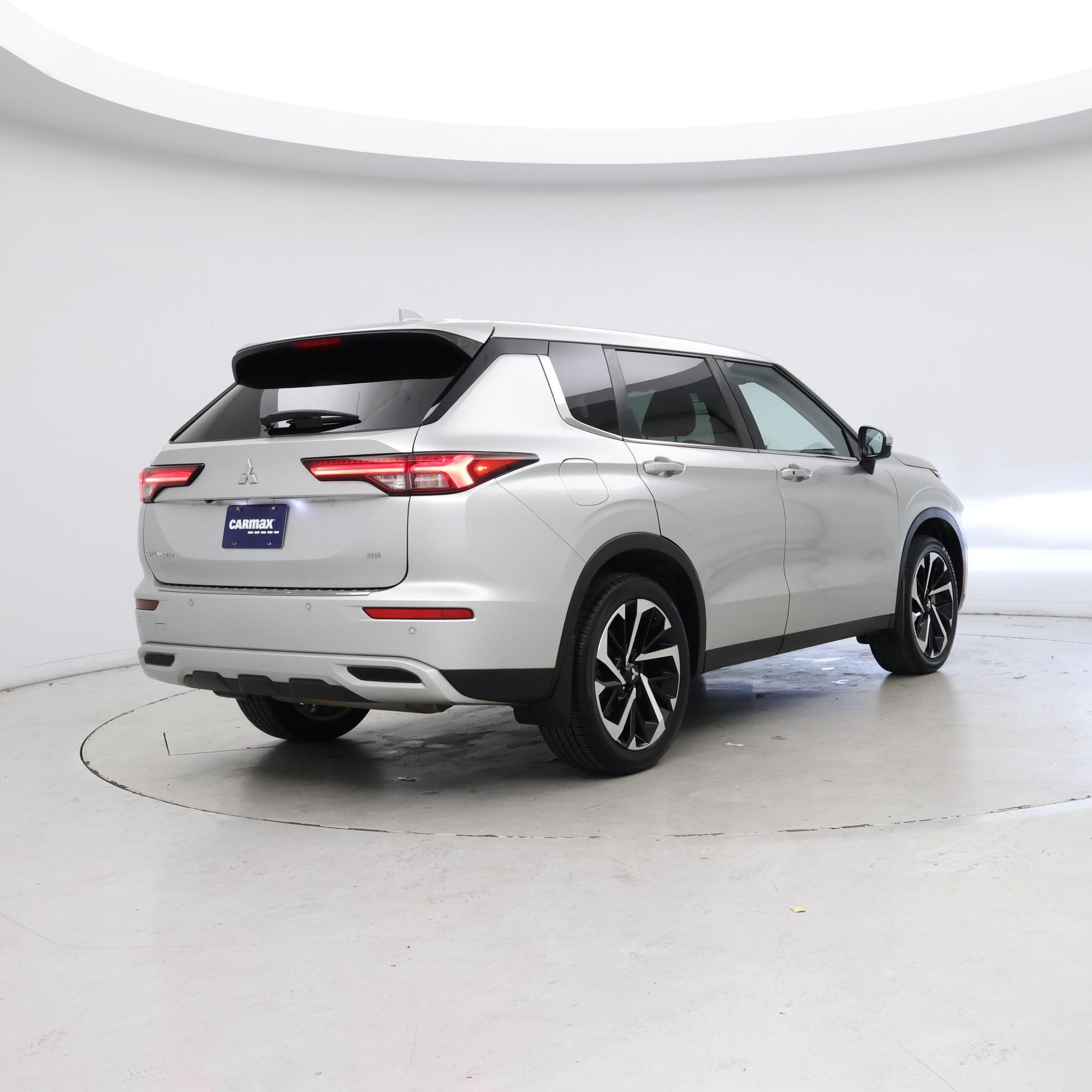 Thumbnail: 2022 Mitsubishi Outlander - 8