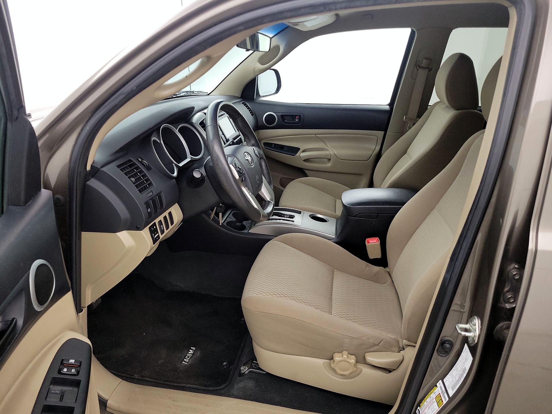 Thumbnail: 2015 Toyota Tacoma - 11