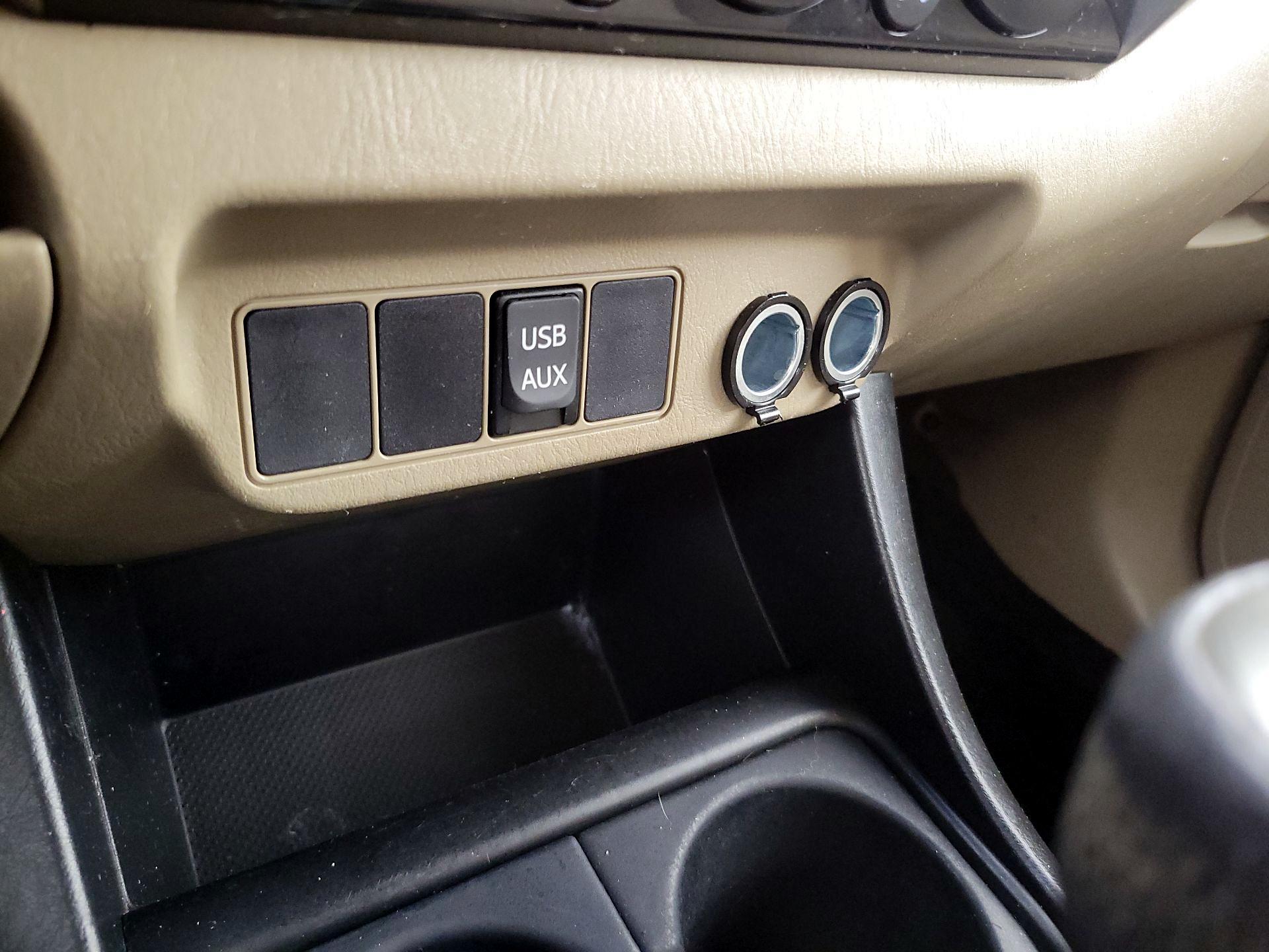 Thumbnail: 2015 Toyota Tacoma - 18