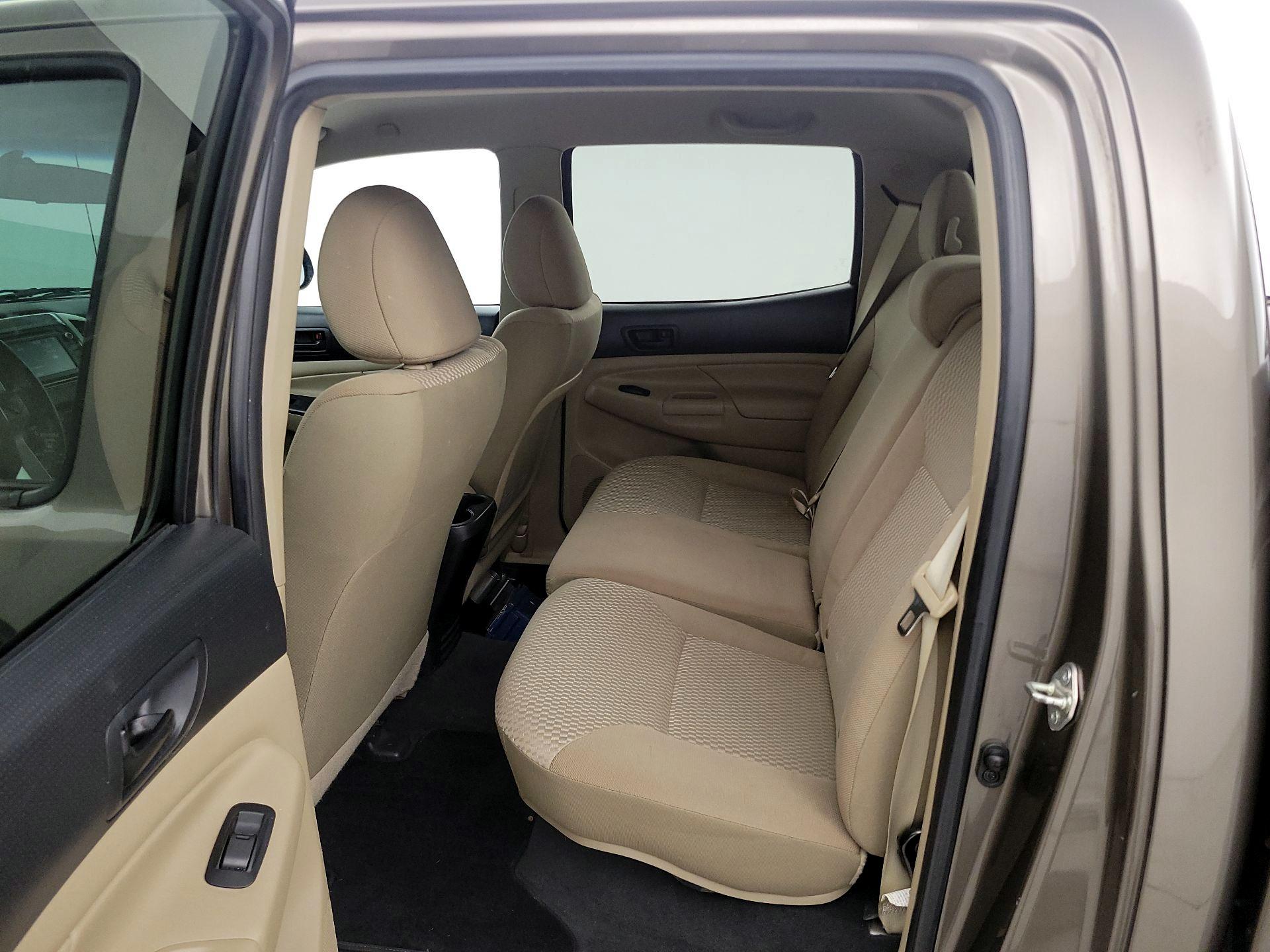 Thumbnail: 2015 Toyota Tacoma - 19