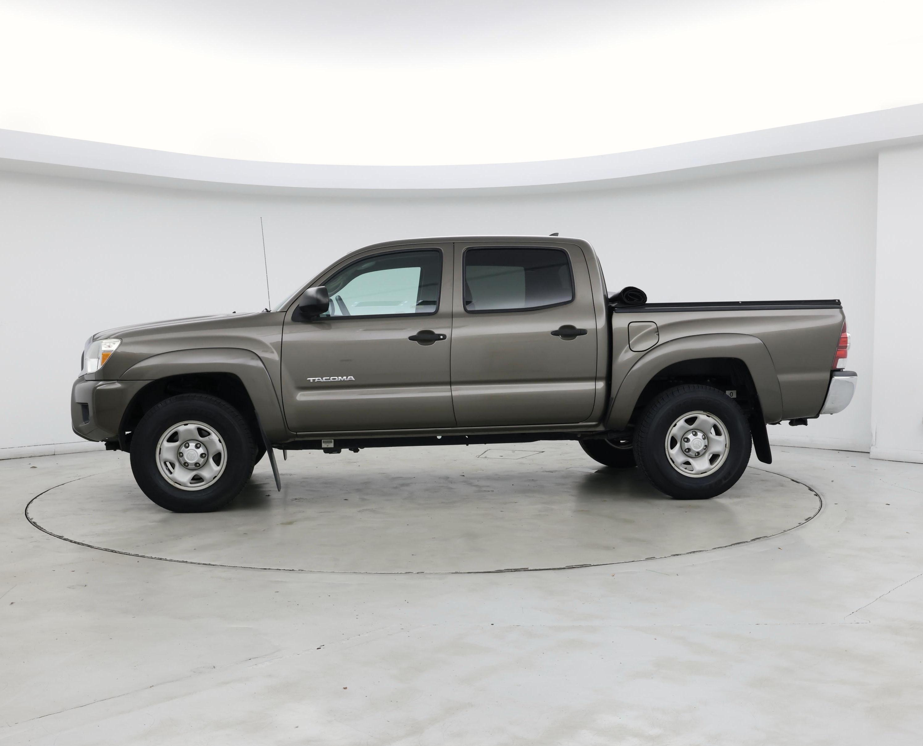Thumbnail: 2015 Toyota Tacoma - 3