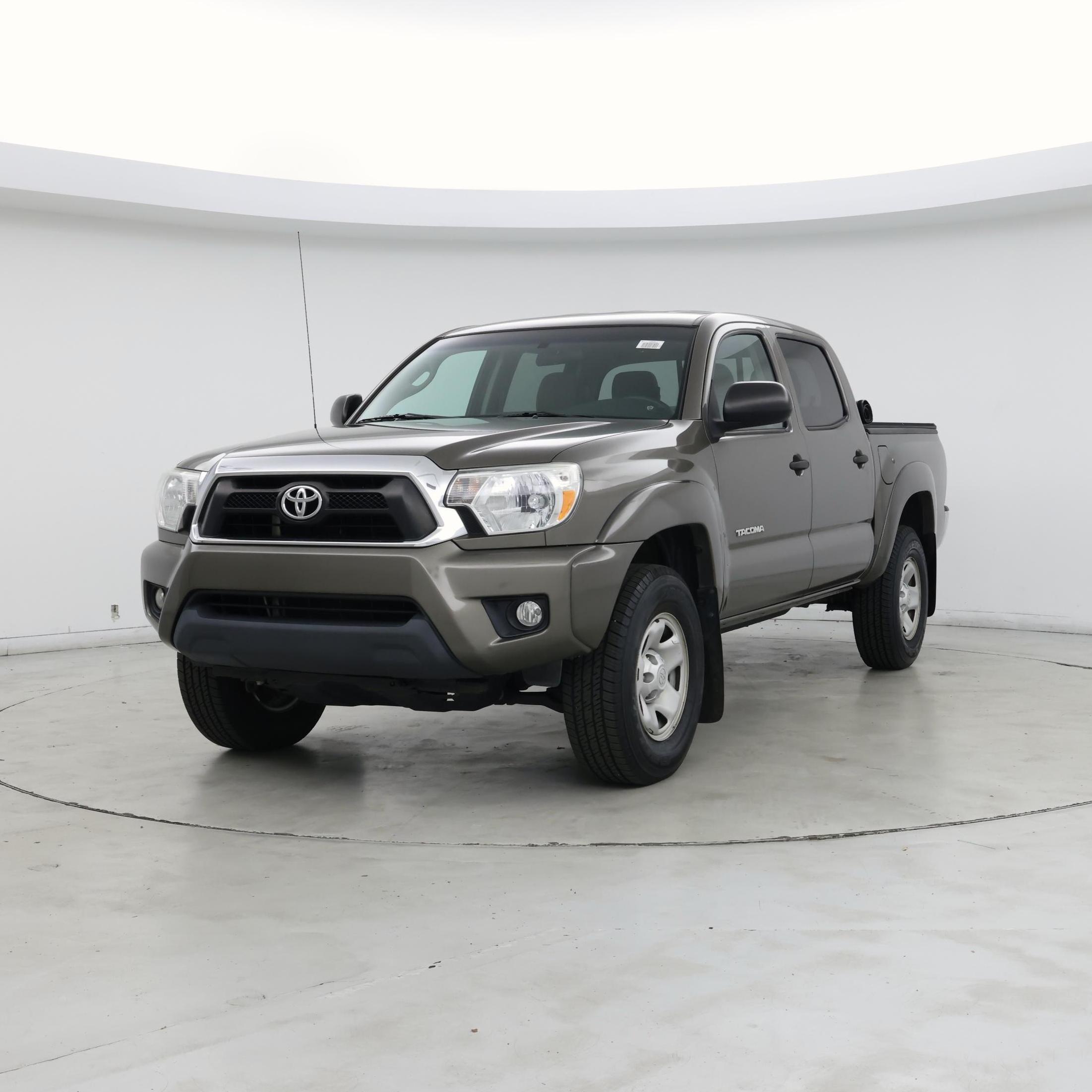 Thumbnail: 2015 Toyota Tacoma - 4