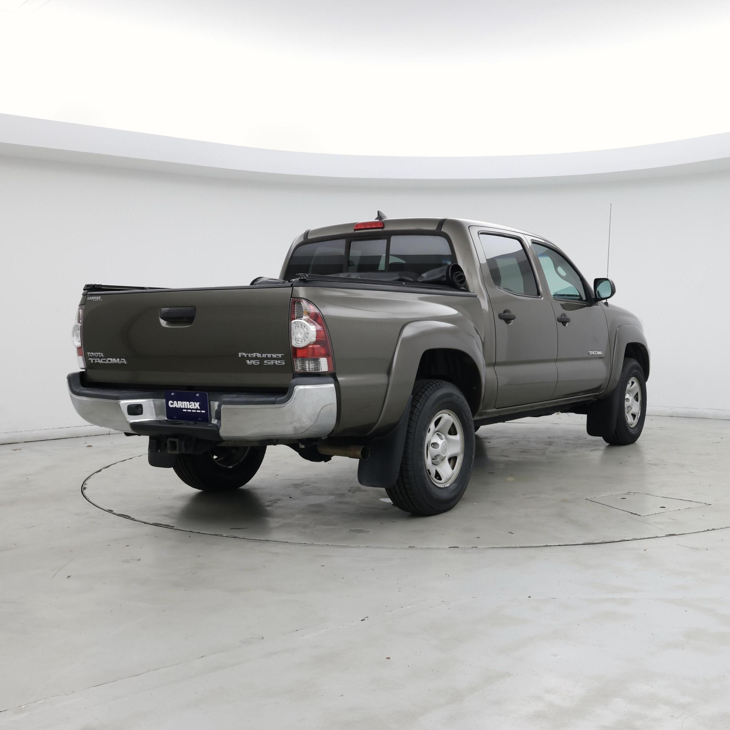 Thumbnail: 2015 Toyota Tacoma - 8