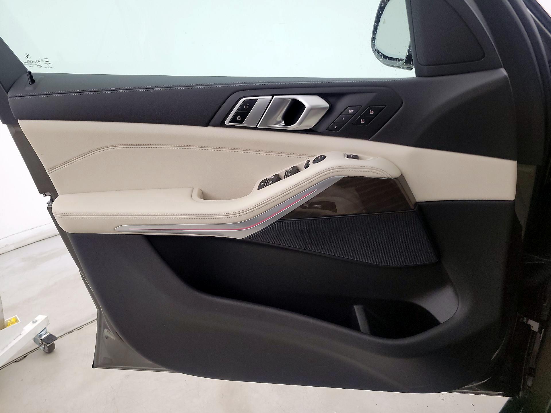 Thumbnail: 2022 BMW X5 - 12