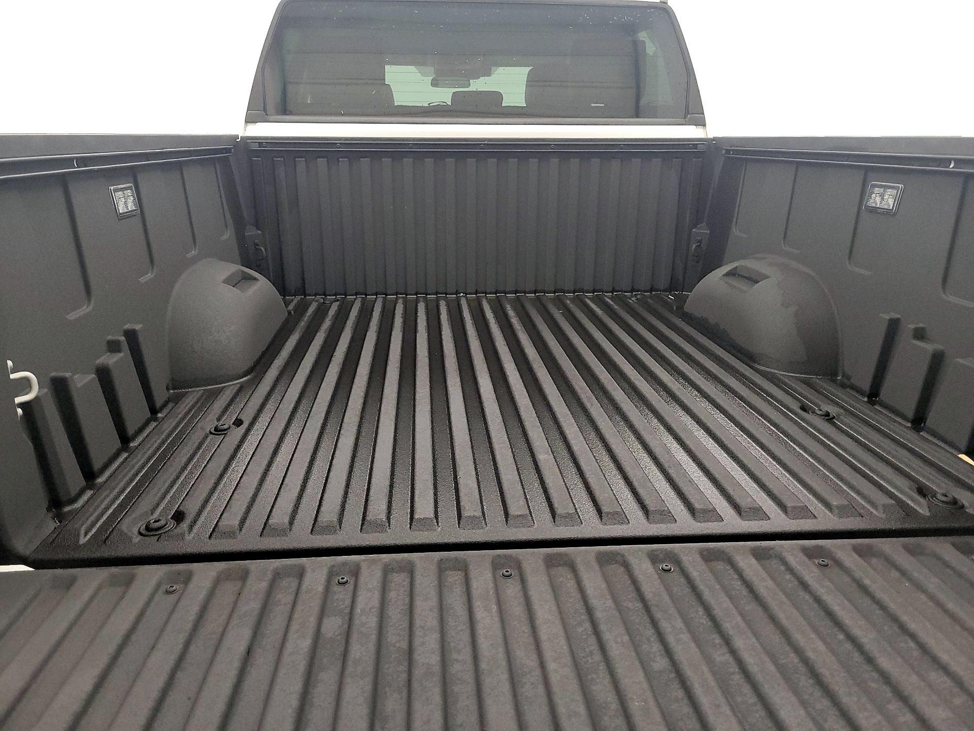 Thumbnail: 2022 Toyota Tundra - 19