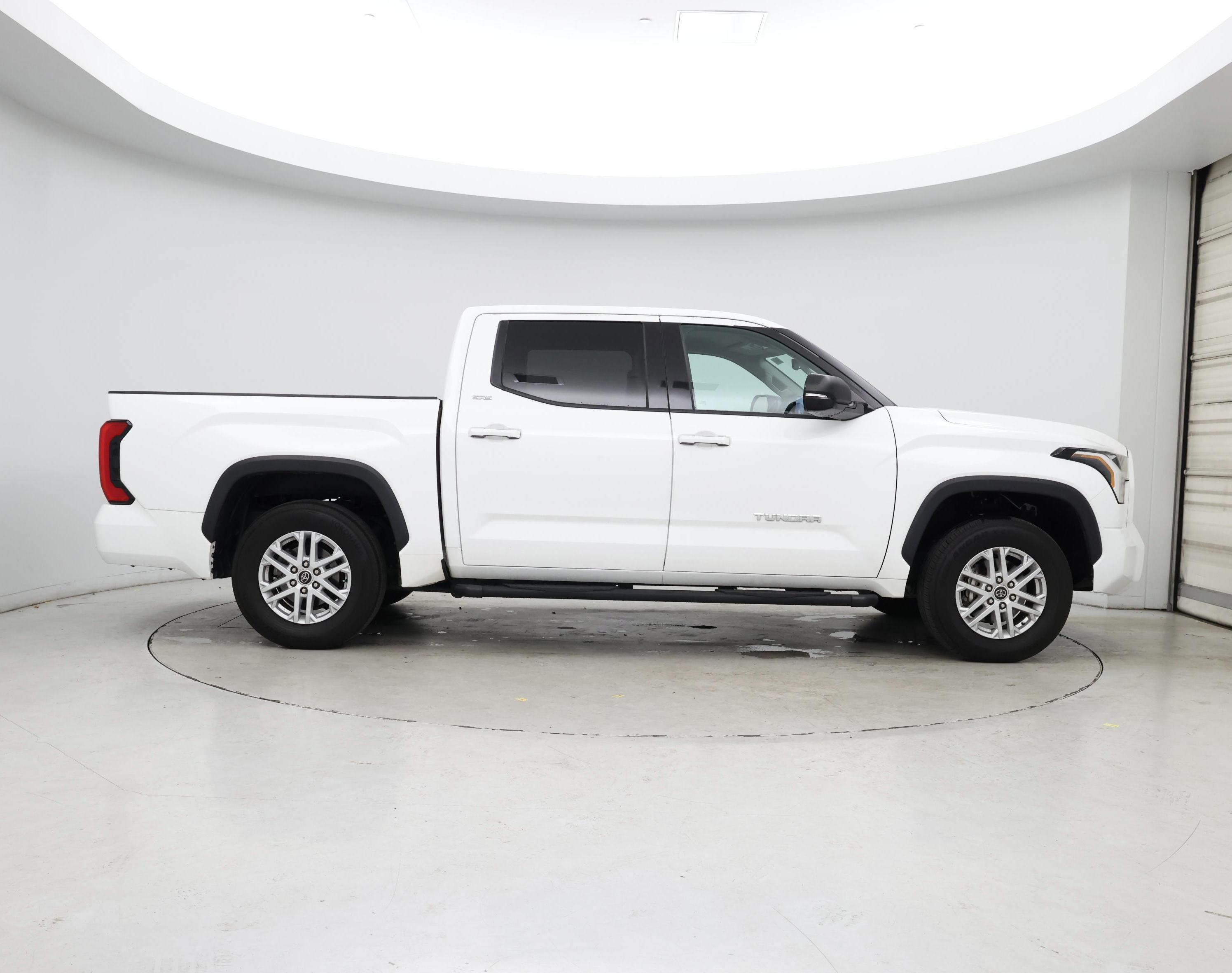 Thumbnail: 2022 Toyota Tundra - 7