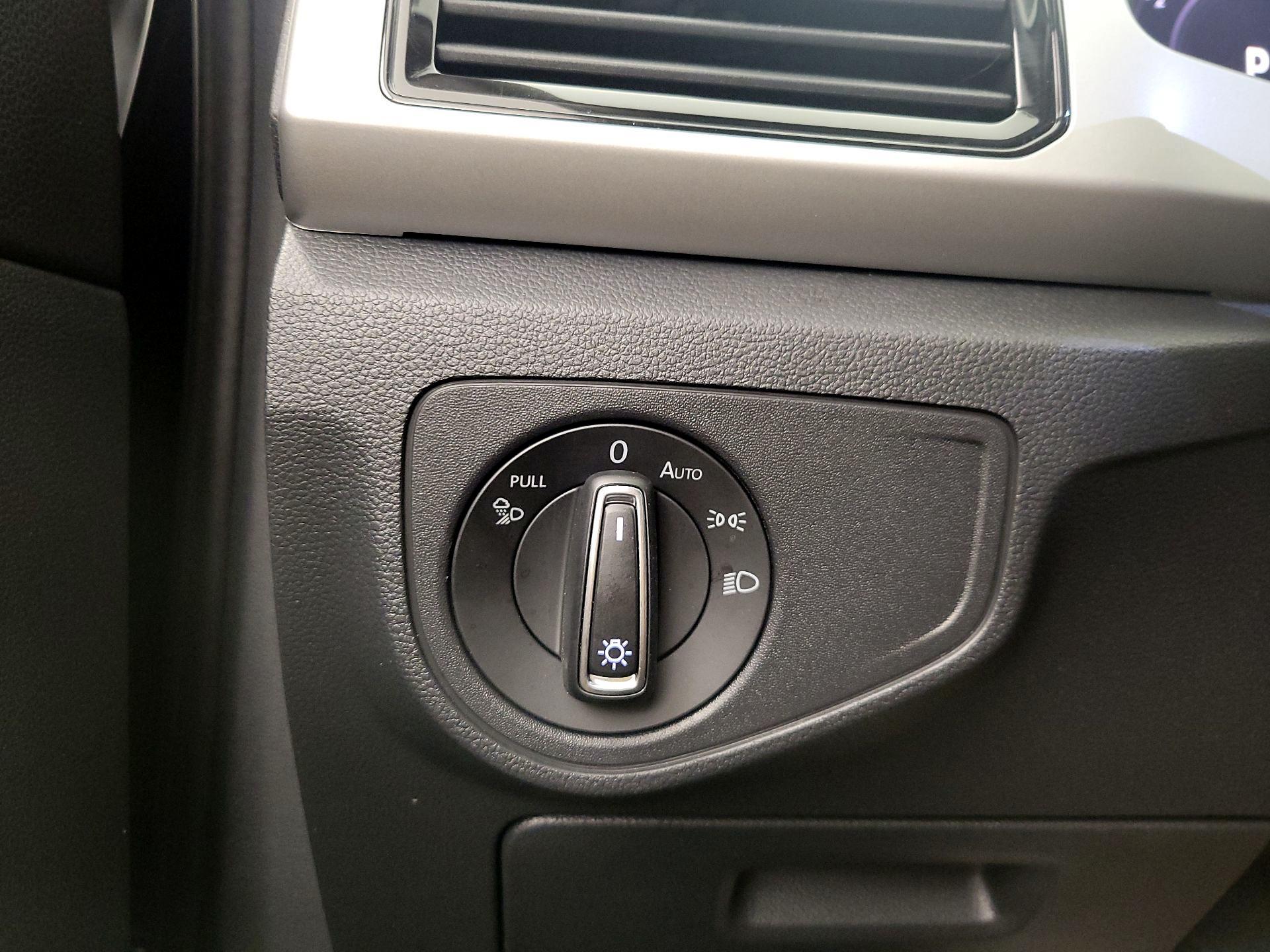 Thumbnail: 2023 Volkswagen Atlas - 13