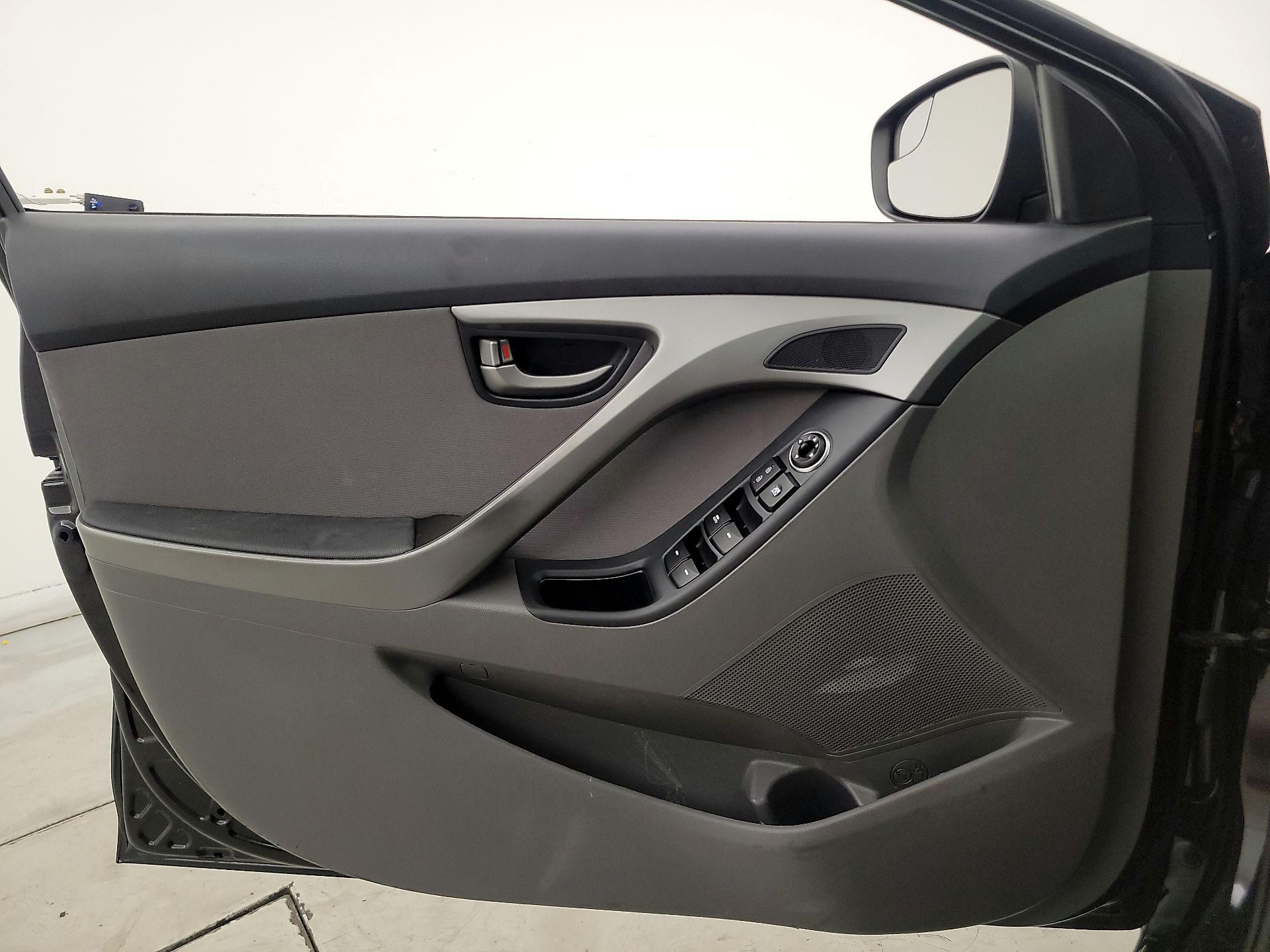 Thumbnail: 2015 Hyundai Elantra - 12