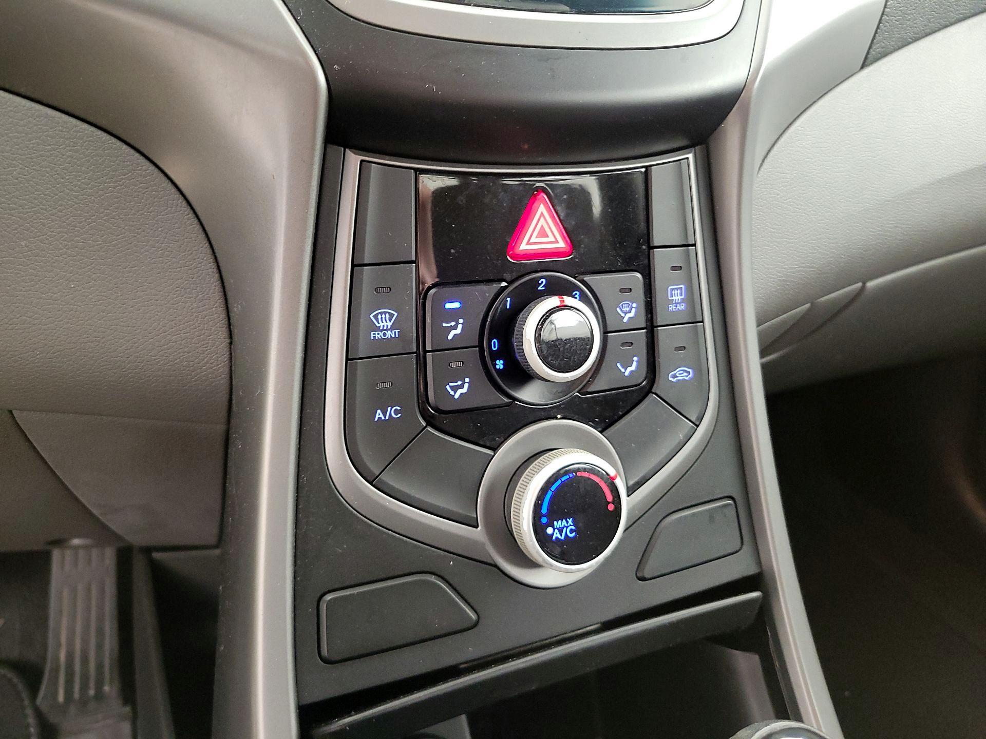 Thumbnail: 2015 Hyundai Elantra - 16