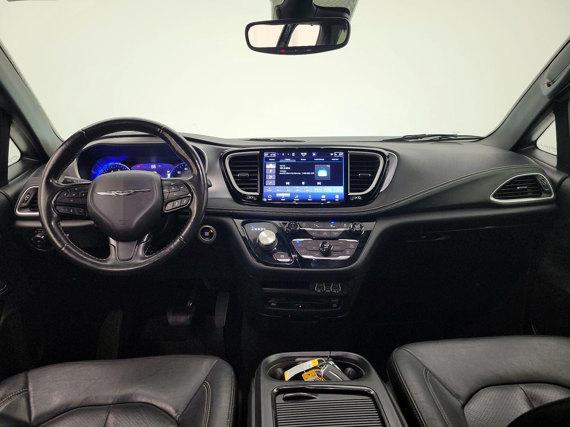 Thumbnail: 2021 Chrysler Pacifica - 9