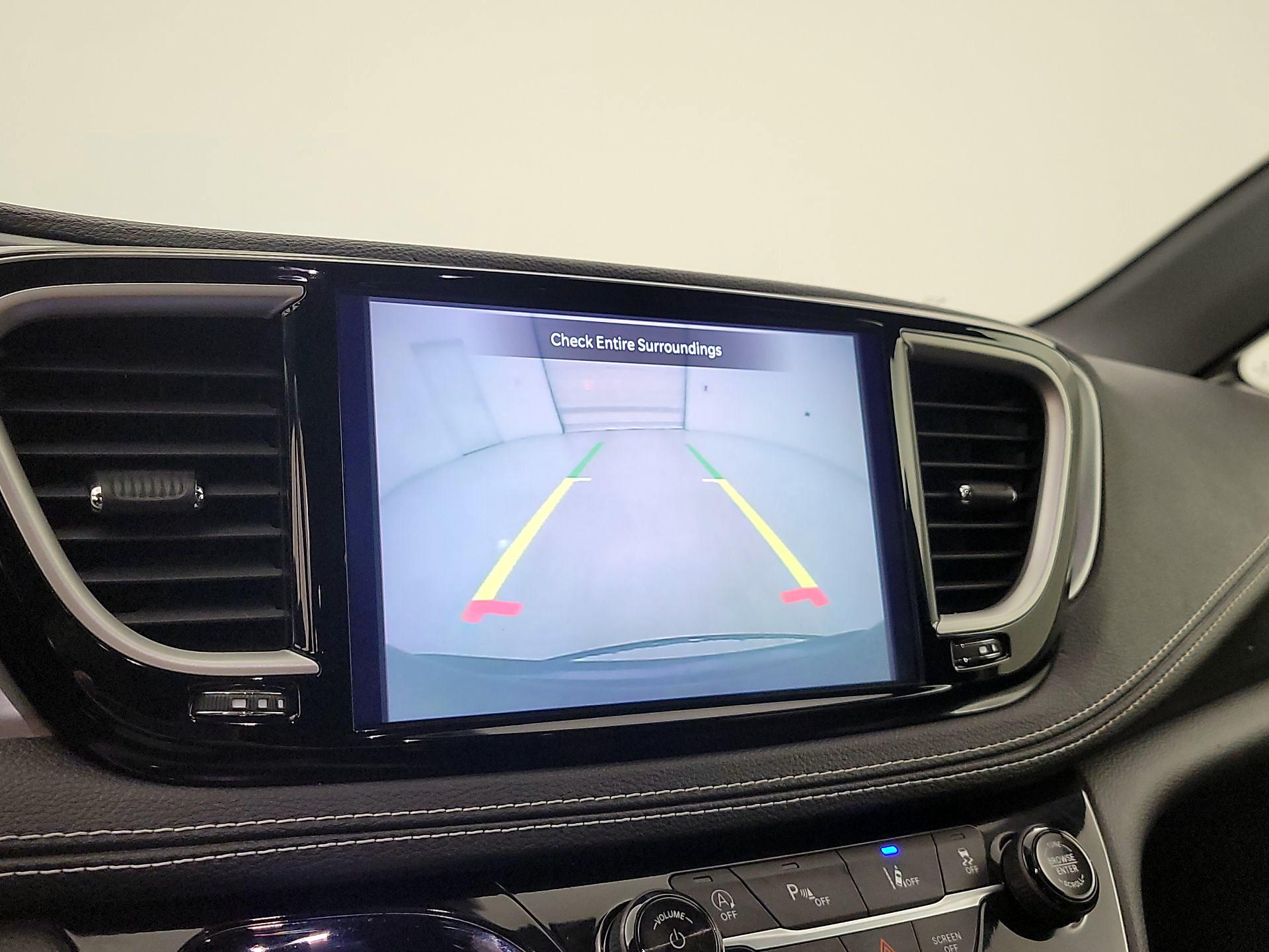 Thumbnail: 2021 Chrysler Pacifica - 14