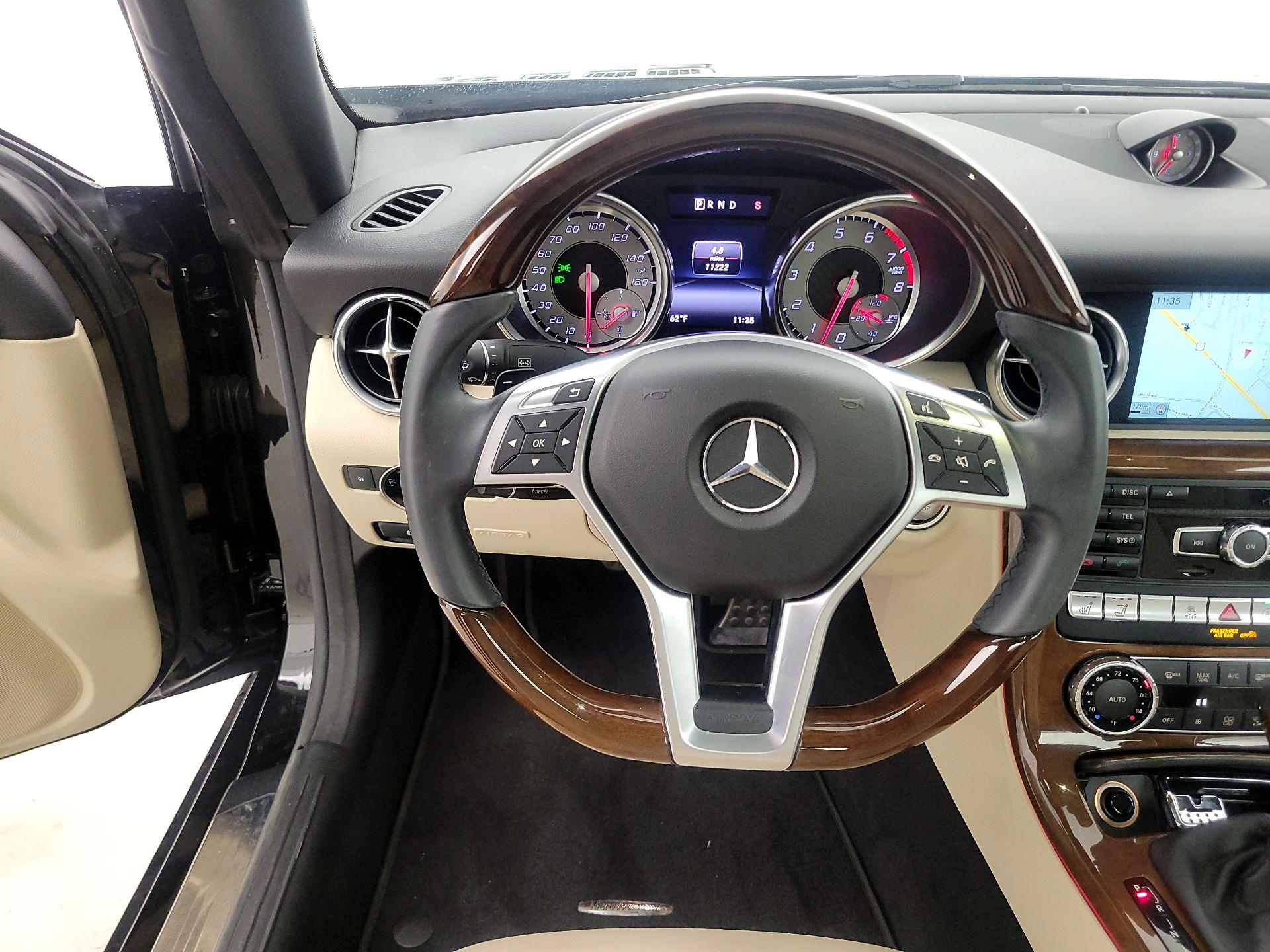 Thumbnail: 2016 Mercedes-Benz SLK - 10