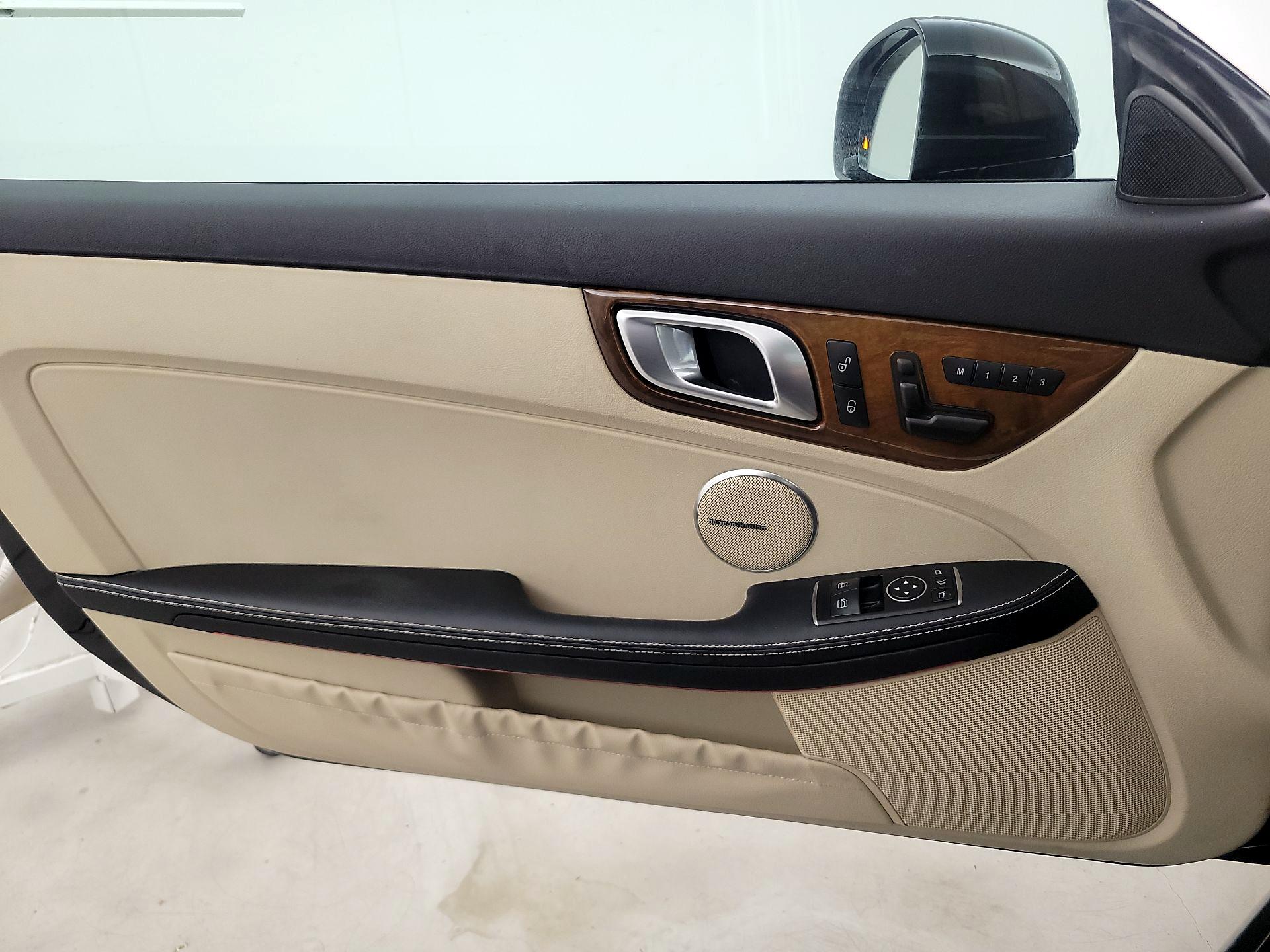 Thumbnail: 2016 Mercedes-Benz SLK - 12