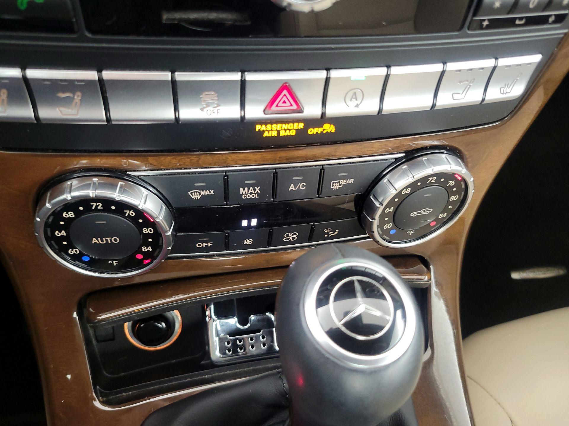 Thumbnail: 2016 Mercedes-Benz SLK - 16