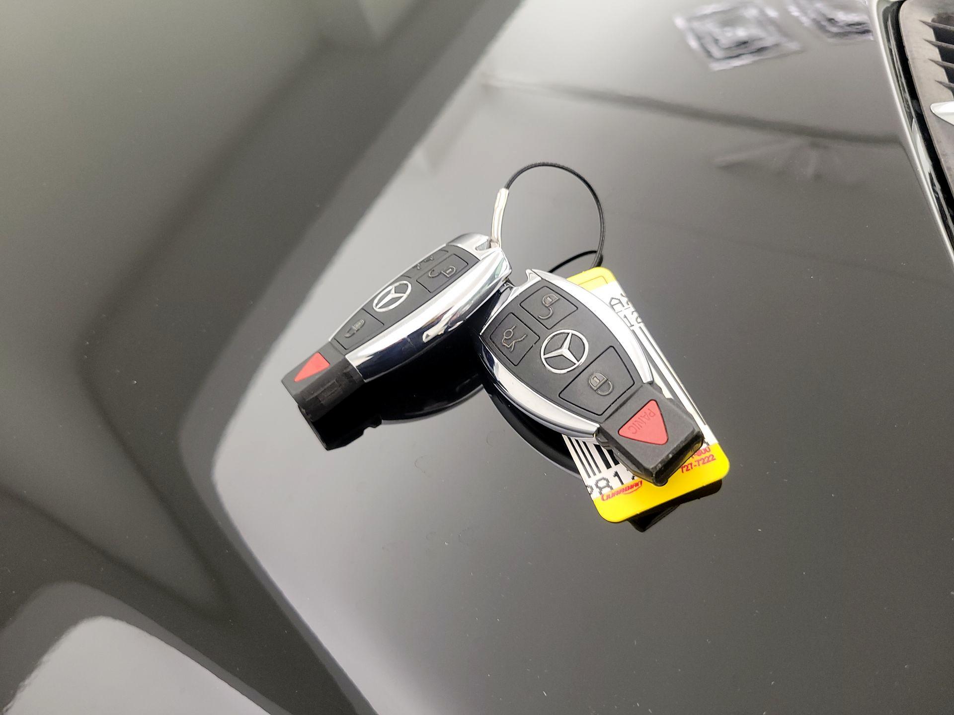 Thumbnail: 2016 Mercedes-Benz SLK - 20