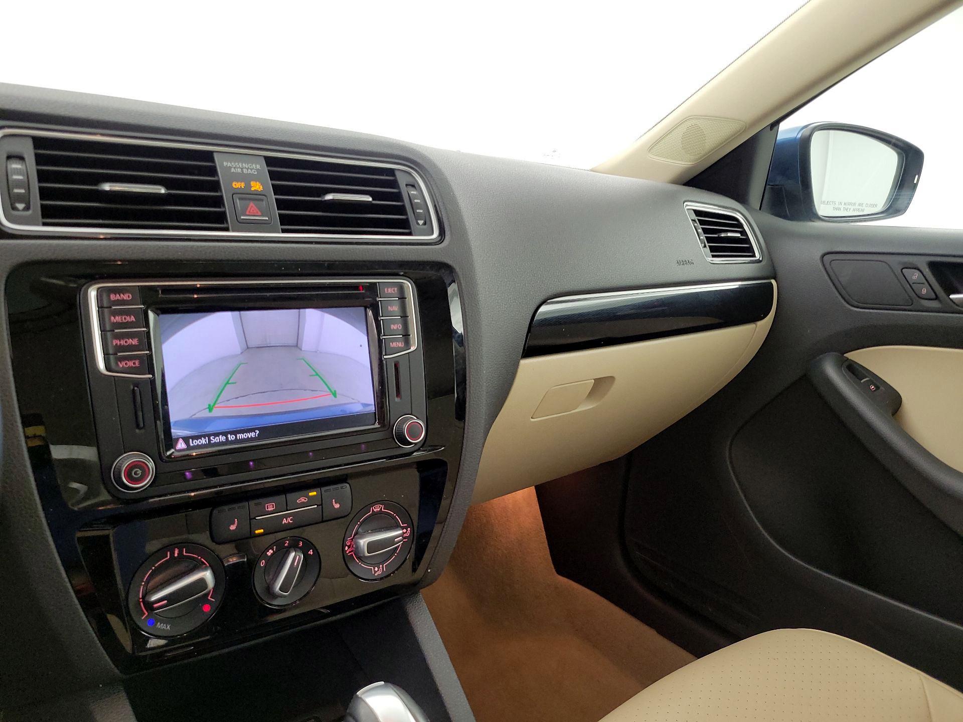 Thumbnail: 2016 Volkswagen Jetta - 15