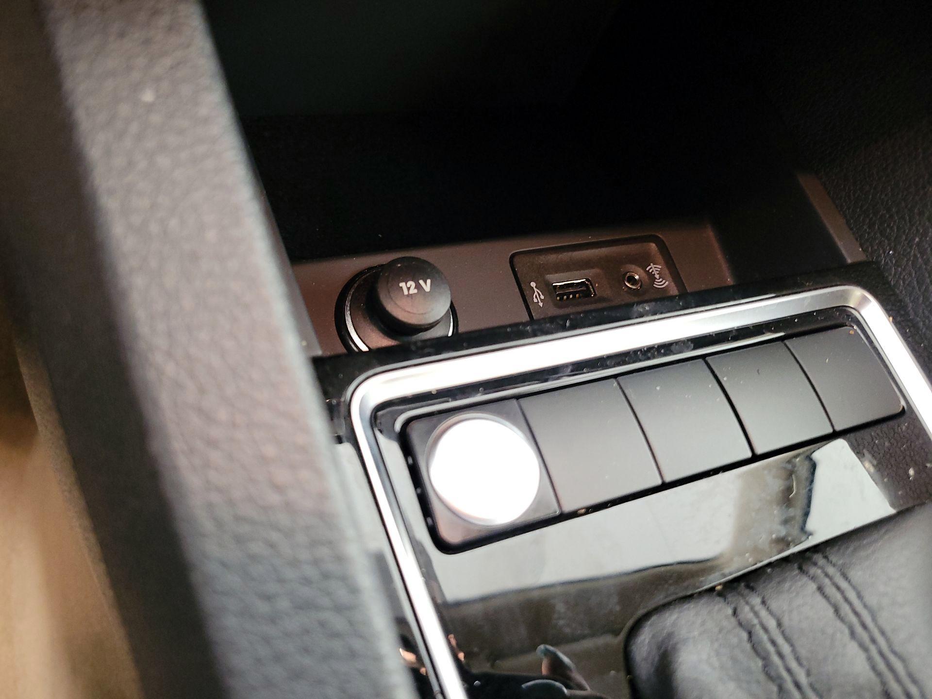 Thumbnail: 2016 Volkswagen Jetta - 19