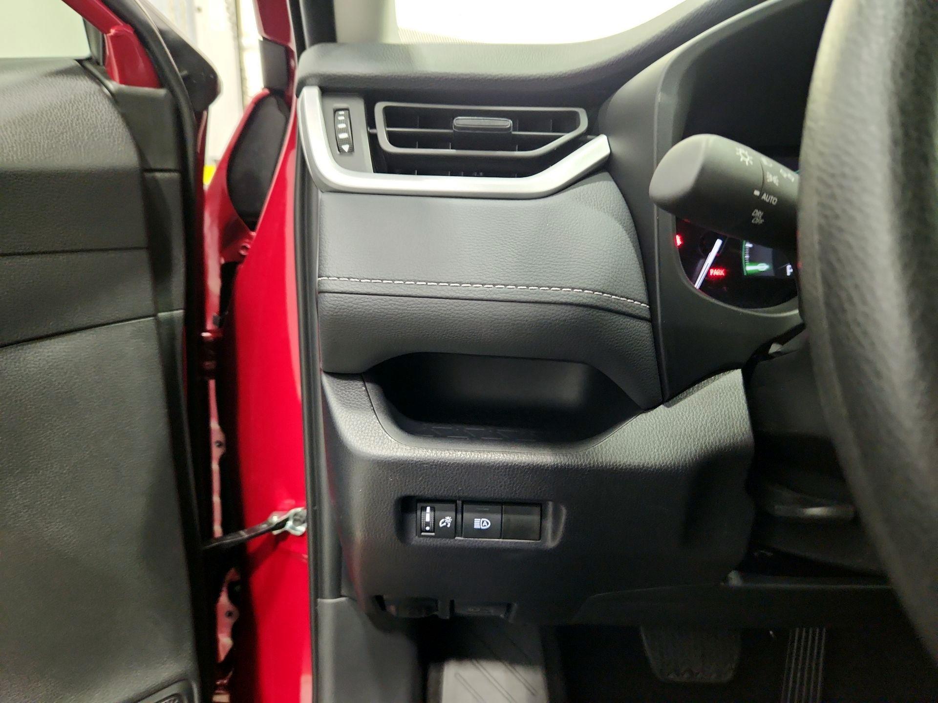 Thumbnail: 2025 Toyota RAV4 - 13