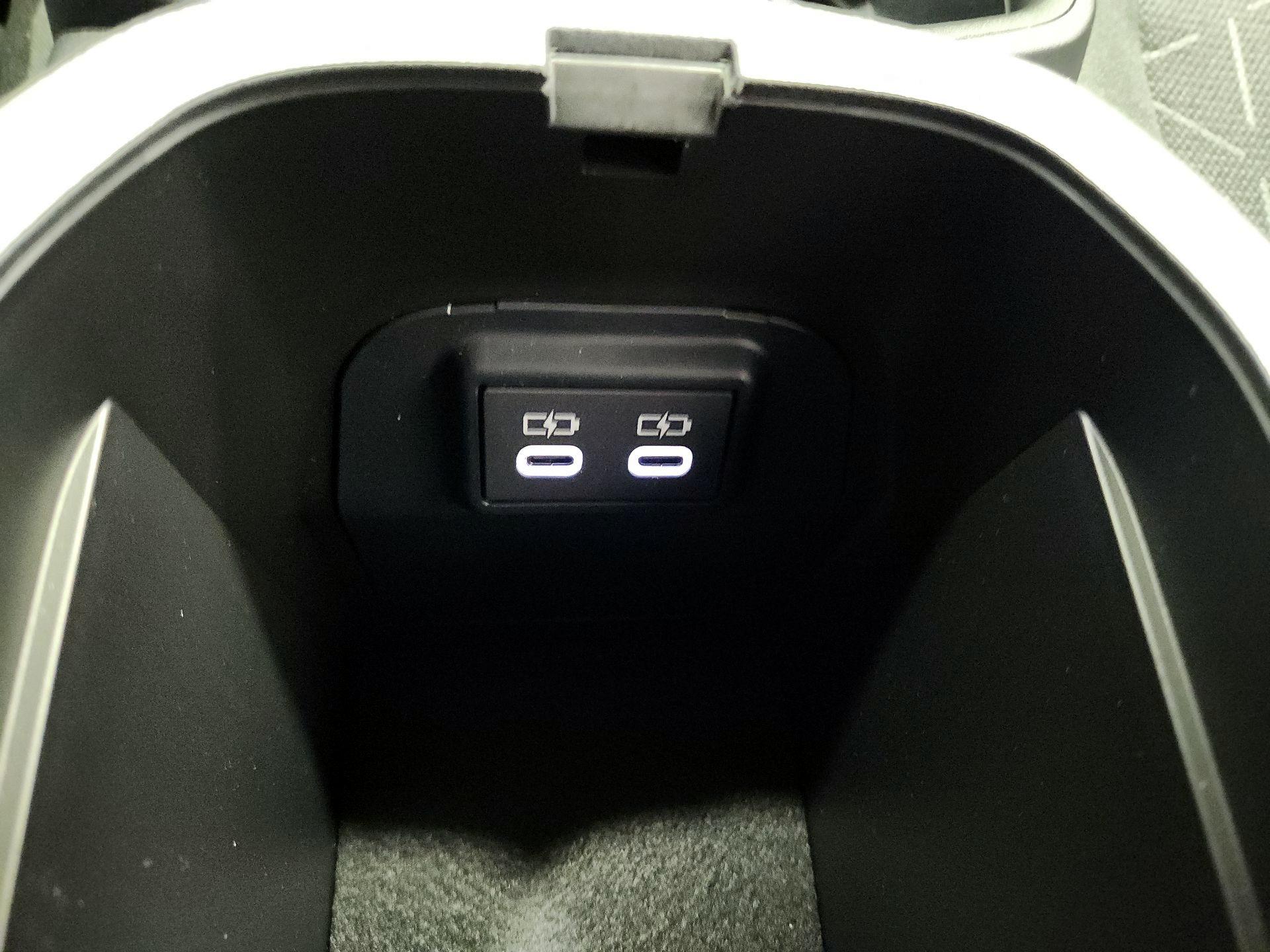 Thumbnail: 2025 Toyota RAV4 - 19