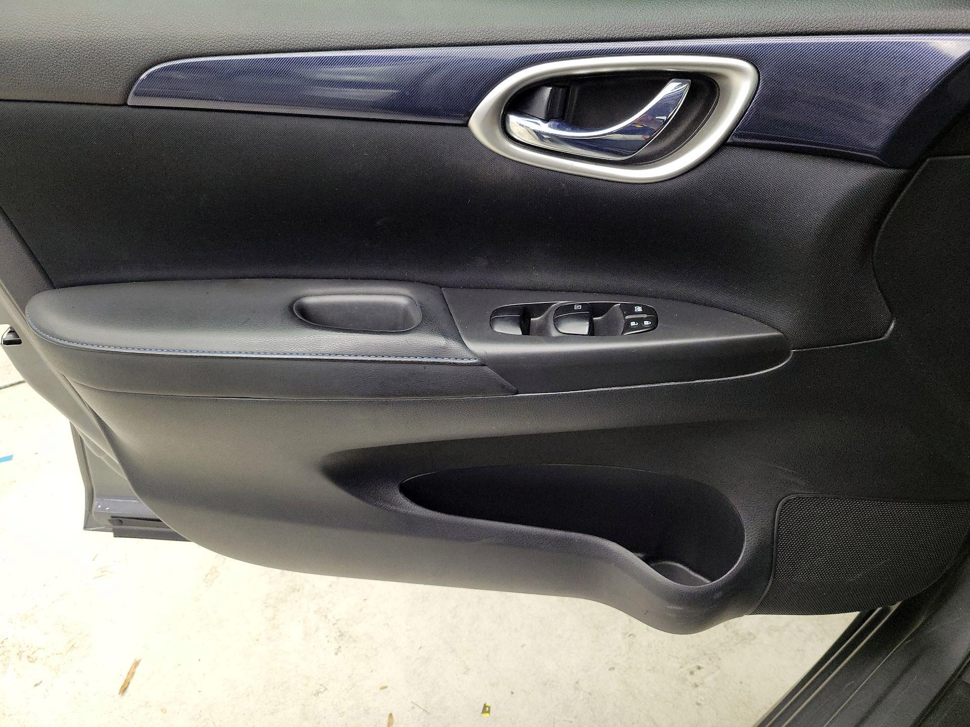 Thumbnail: 2018 Nissan Sentra - 12