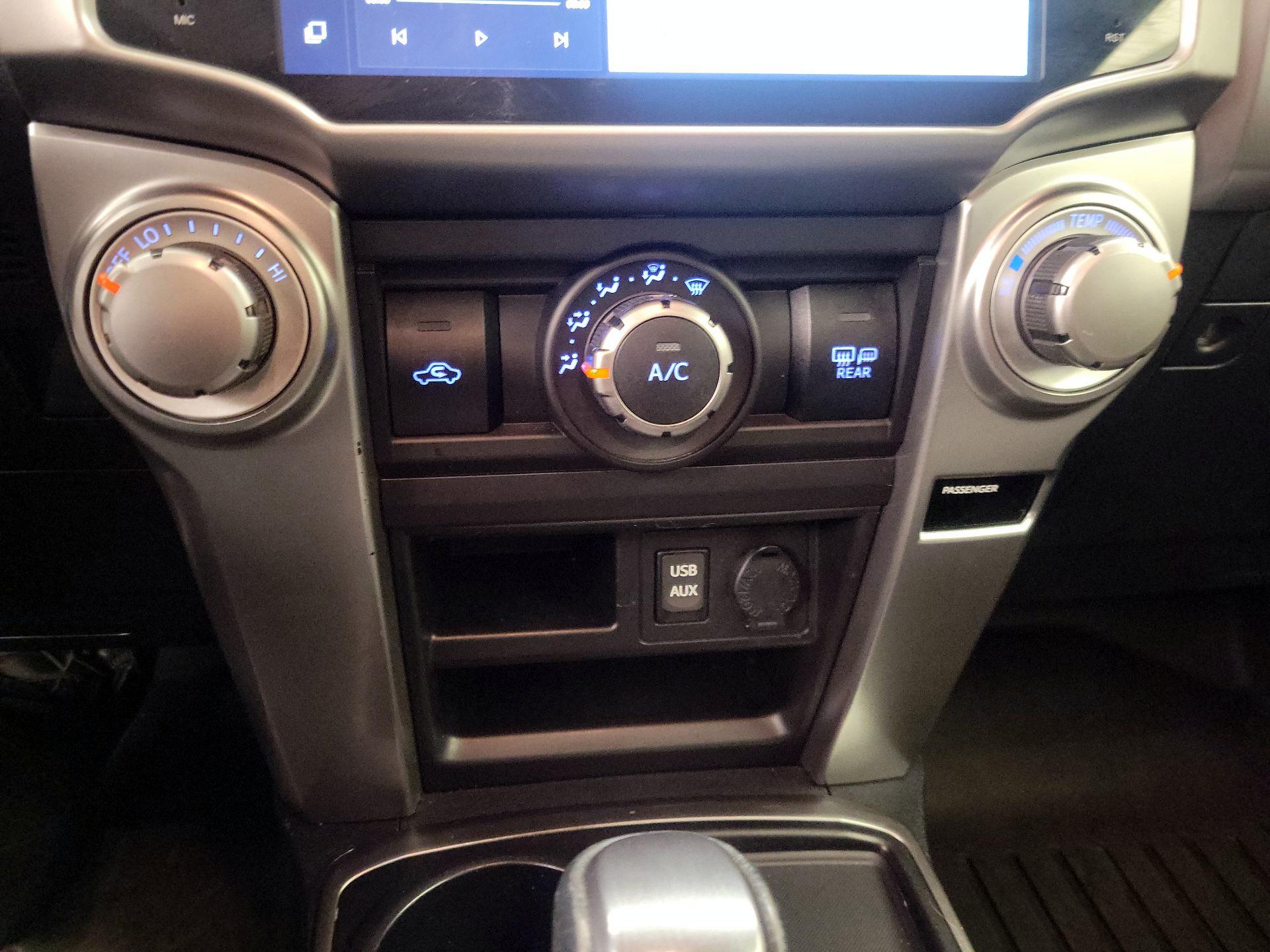 Thumbnail: 2017 Toyota 4Runner - 16