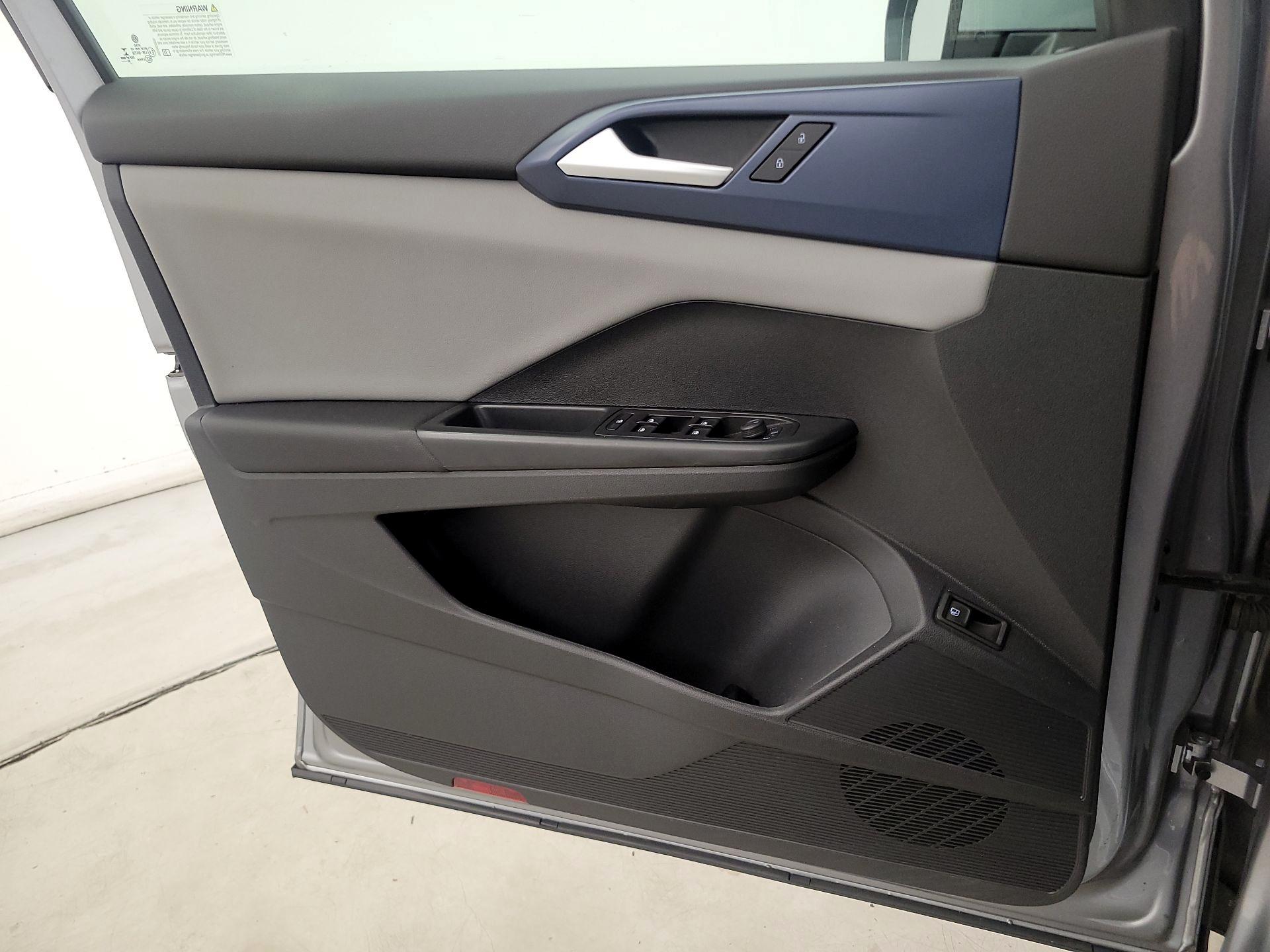 Thumbnail: 2023 Volkswagen Taos - 12