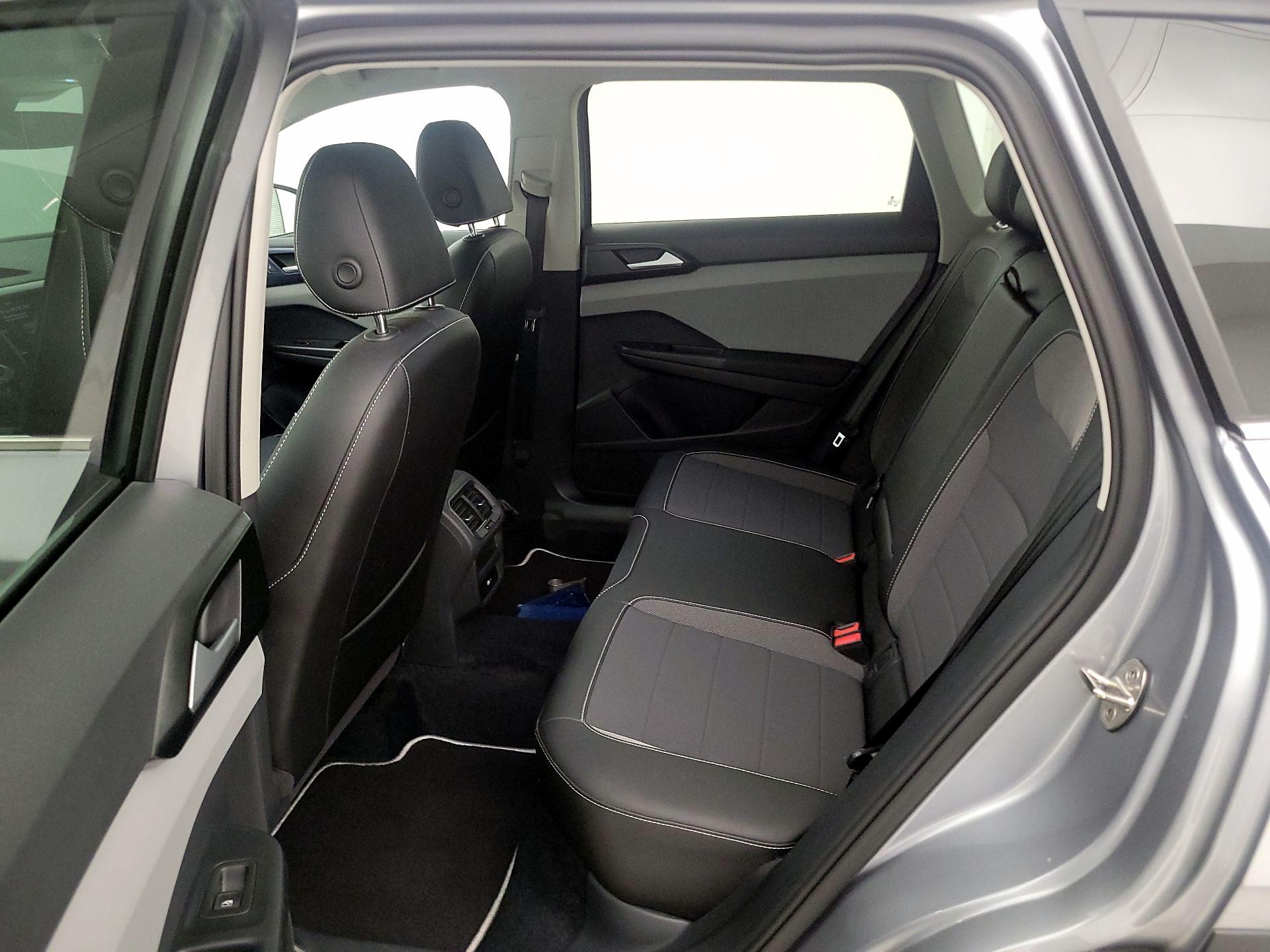 Thumbnail: 2023 Volkswagen Taos - 20