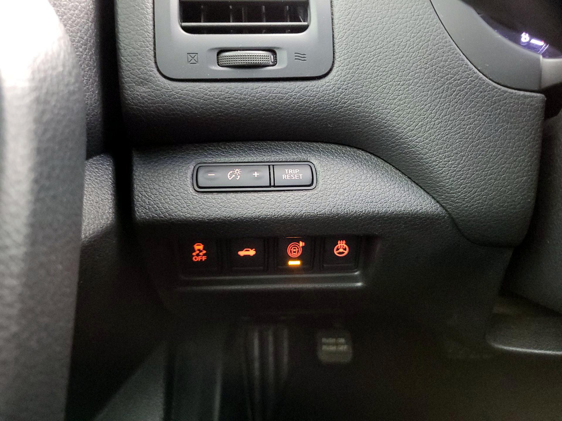 Thumbnail: 2014 Nissan Altima - 13