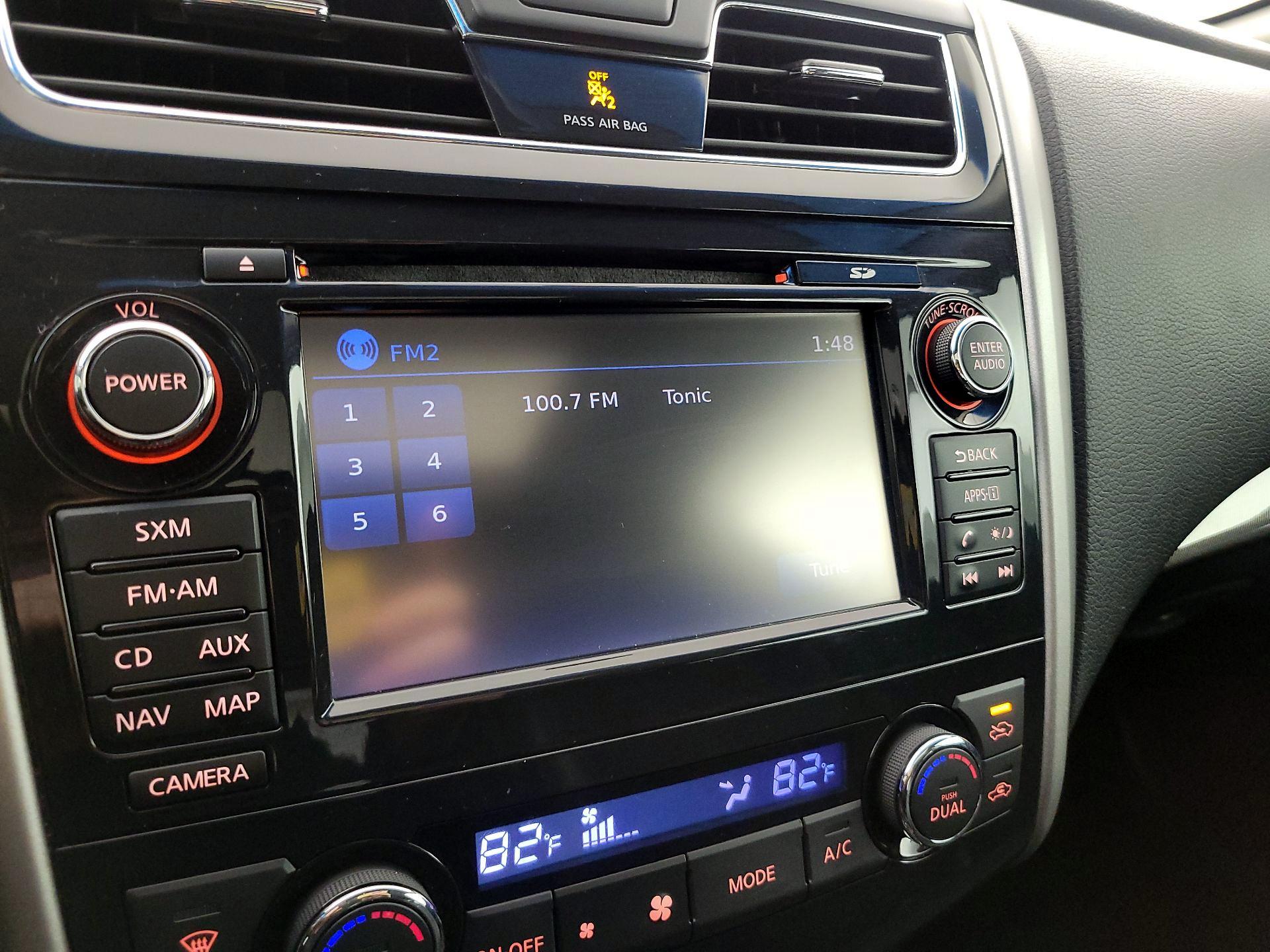 Thumbnail: 2014 Nissan Altima - 16