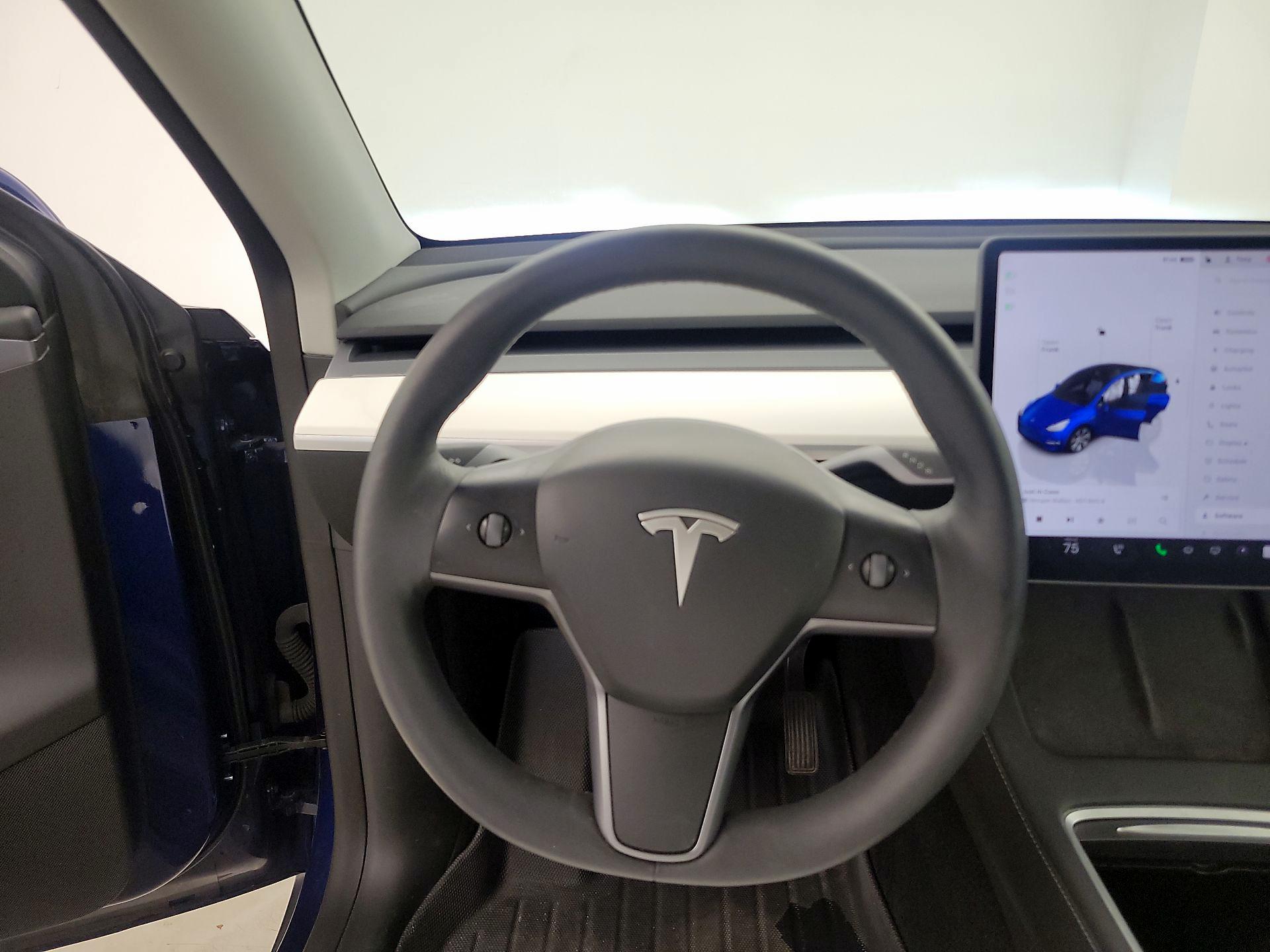 Thumbnail: 2023 Tesla Model Y - 10