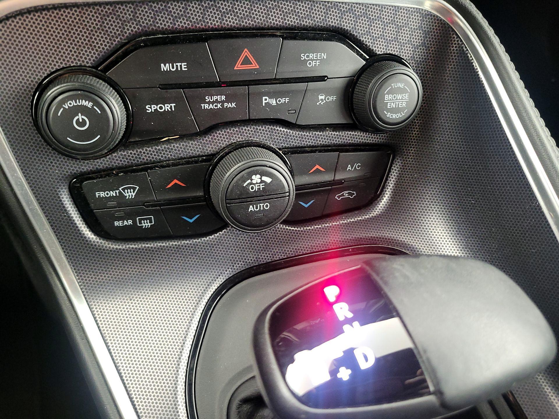 Thumbnail: 2017 Dodge Challenger - 17