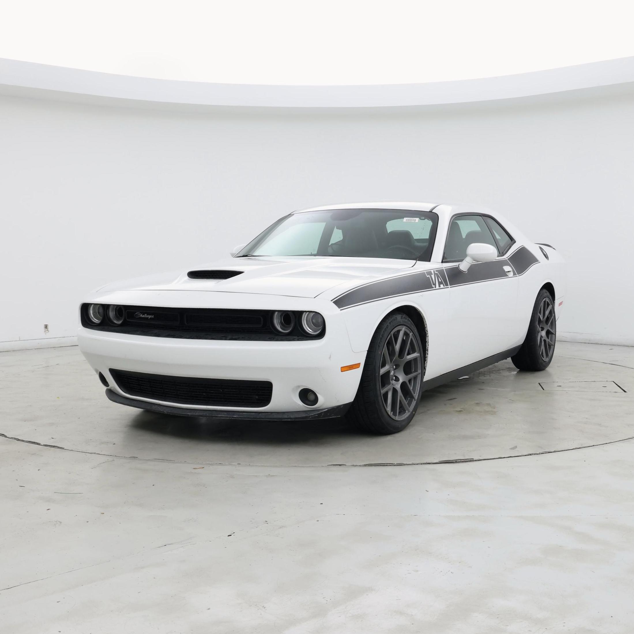 Thumbnail: 2017 Dodge Challenger - 4