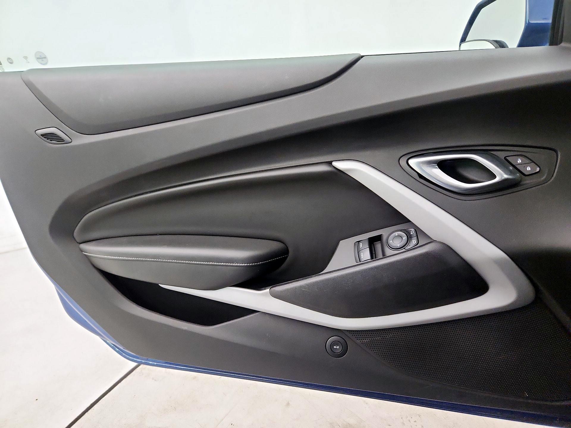 Thumbnail: 2019 Chevrolet Camaro - 12